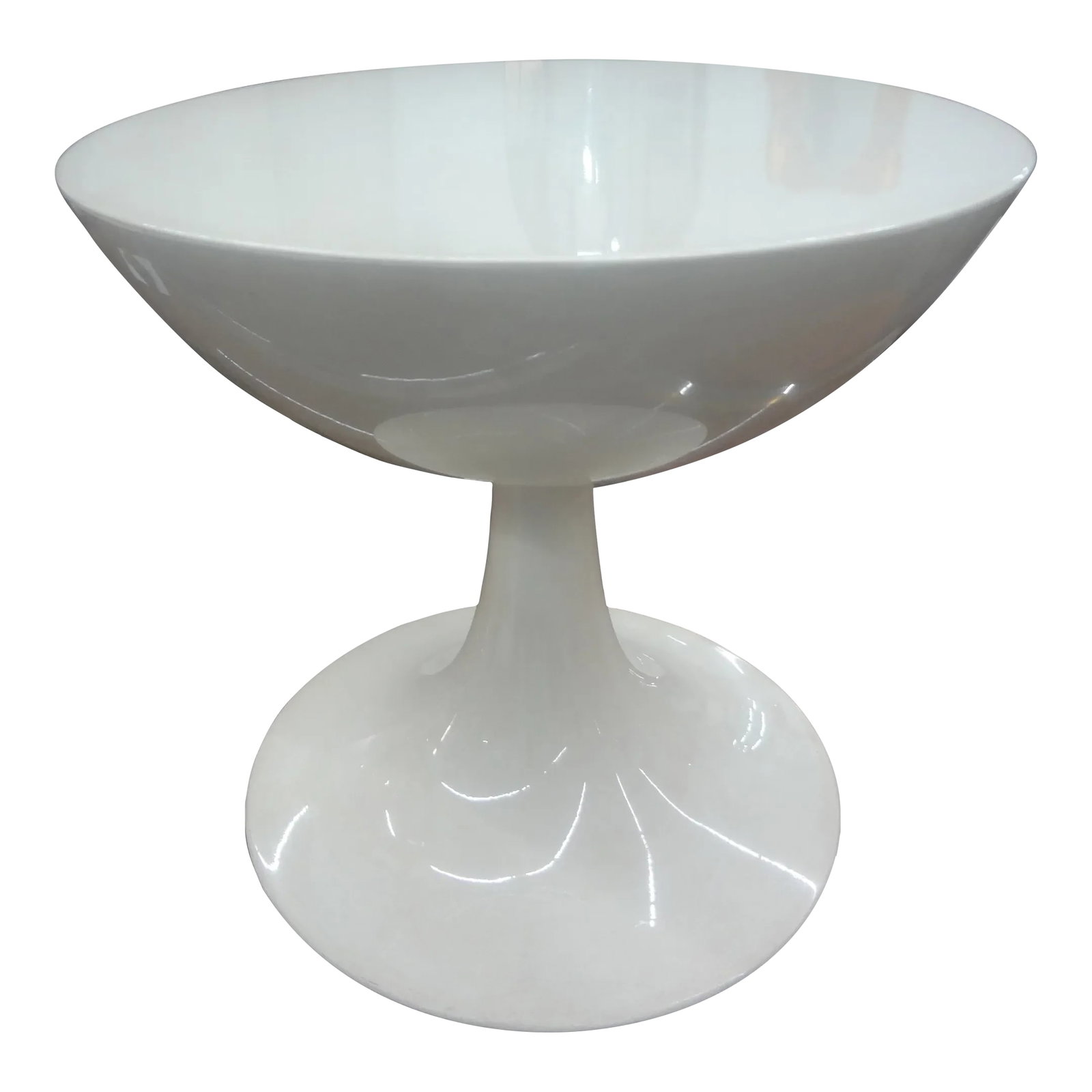 1960s Danish Modern Fiberglass Tulip Table by Oddense Maskinsnedkeri: Danish Modern Fiberglass Tulip Table By Oddense Maskinsnedkeri. Our stunning Modernist tulip table will work well in a mid century modern or contemporary setting. In good vintage condition with