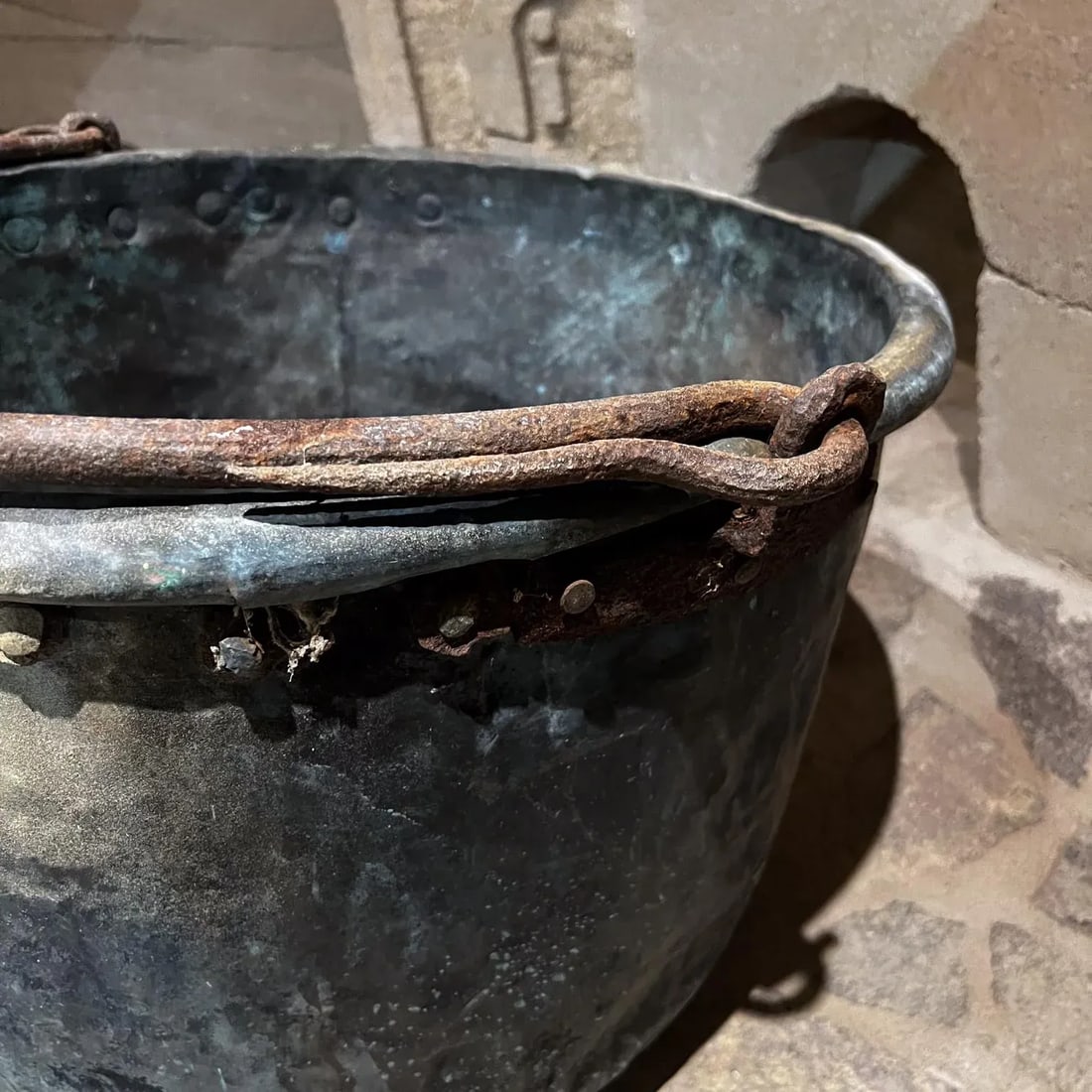 1900s Antique Patinated Copper Bucket Pot Jardiniere Iron Handle - 8