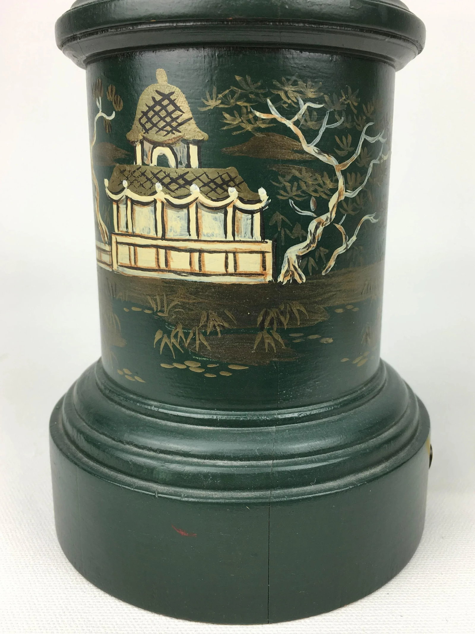 Chinoiserie Style Davenport Column Table Lamp by Brunschwig & Fils - 5