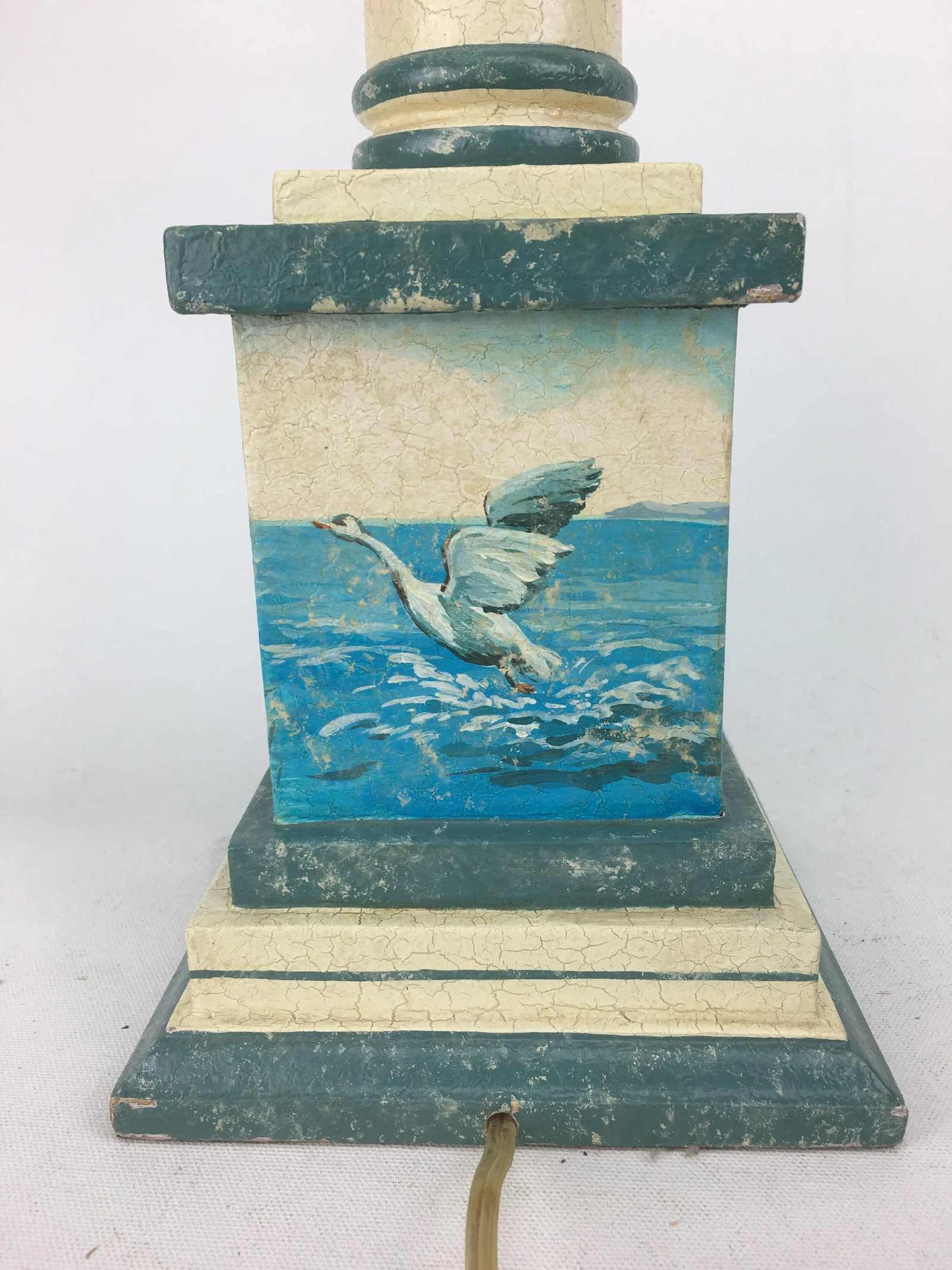 20th Century English Traditional Hand-Painted Swan Wood Column Lamp - 3