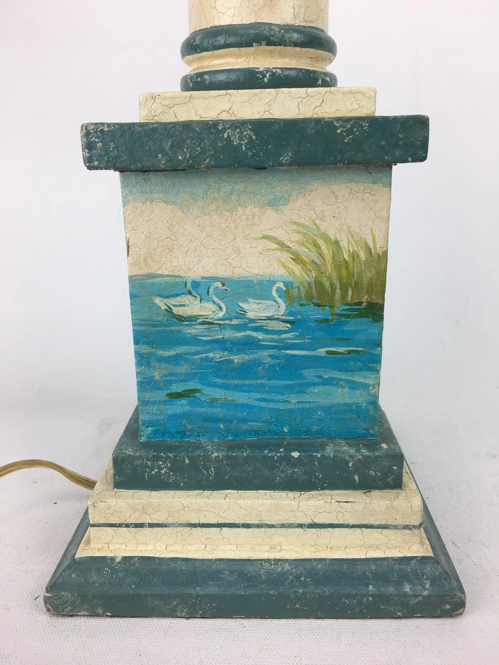20th Century English Traditional Hand-Painted Swan Wood Column Lamp - 5