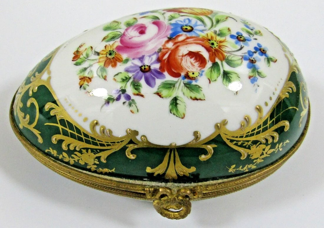 1950s Le Tallec Porcelain Egg Shaped Box with Flowers and Raised Gold Gilding - 2
