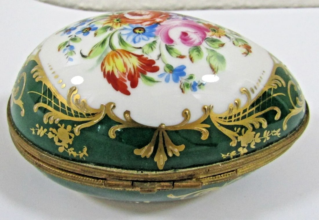1950s Le Tallec Porcelain Egg Shaped Box with Flowers and Raised Gold Gilding - 5