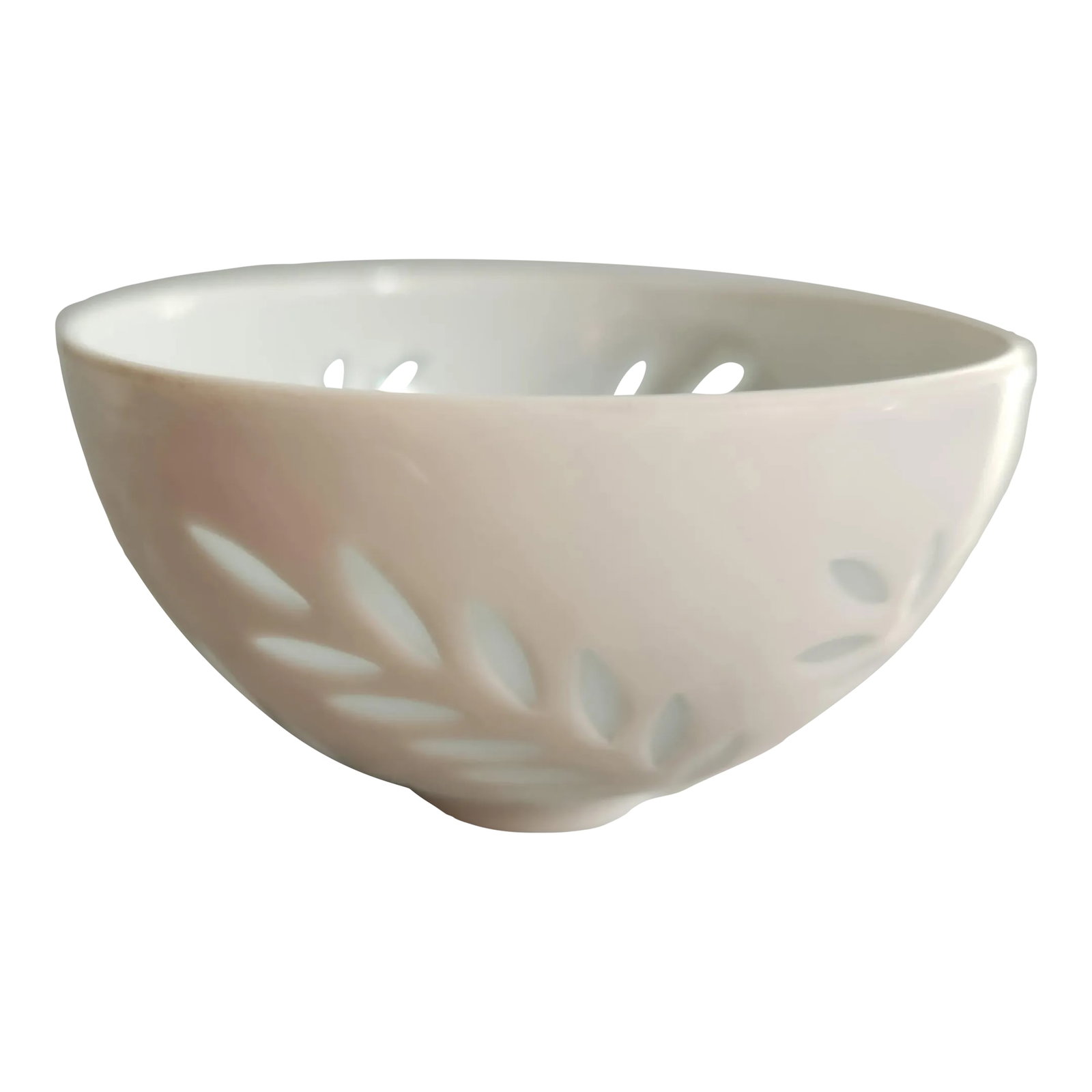 1950s Rice Porcelain Friedl Holzer-Kjellberg Mini Bowl for Arabia: An incredible Mini Bowl of Finland Arabia Rice Pattern by Friedel Holzer-Kjellberg. The design was inspired by and homage to fine antique Chinese porcelain technique. An incredible piece and hard to