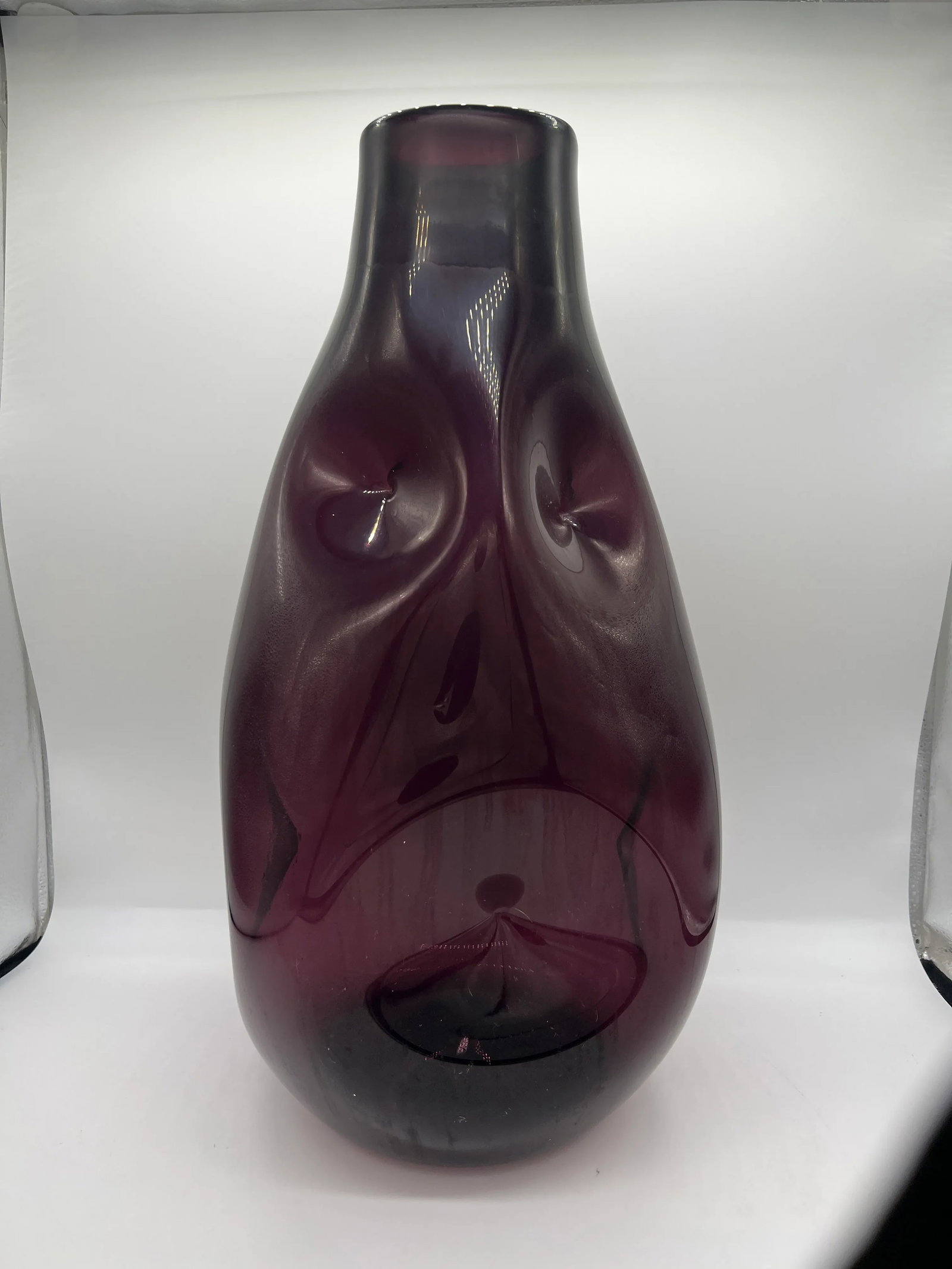 Winslow Anderson for Blenko Large "Pinched" Amethyst Glass Vase, Circa 1960 - 3