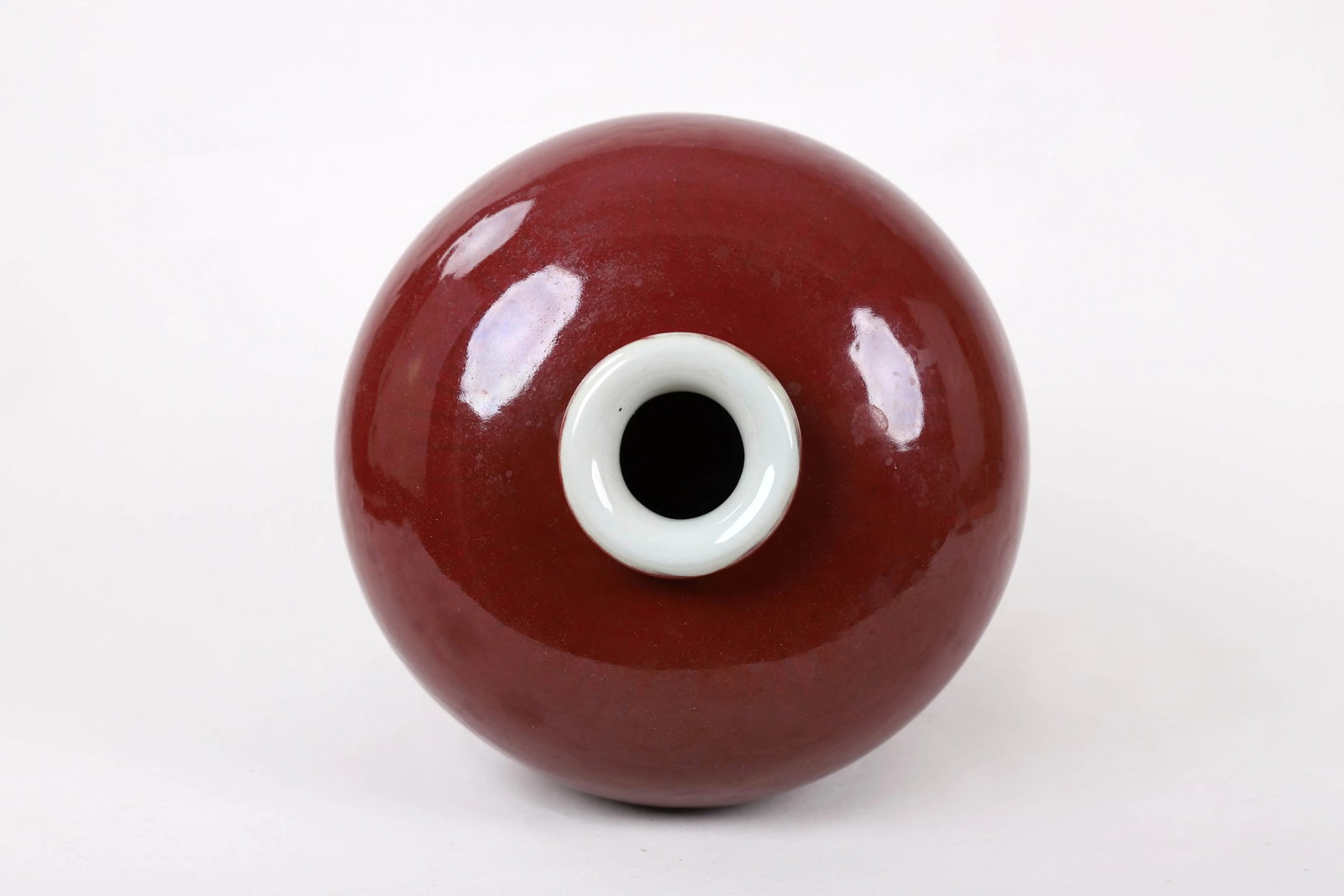 20th-Century Chinese Red-Glazed Vase - 5
