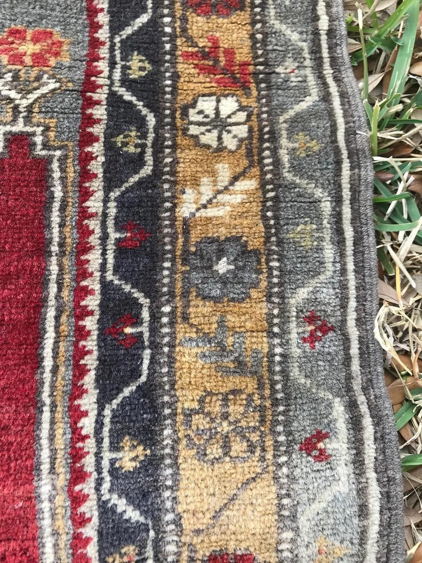 1970s Vintage Turkish Hand-Knotted Meditation Prayer Rug - 2"²8"³ × 3"²6"³ - 2