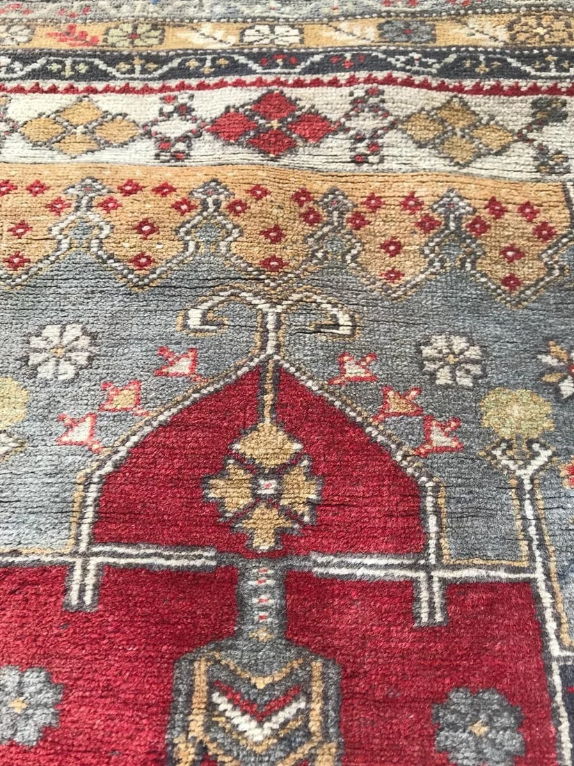 1970s Vintage Turkish Hand-Knotted Meditation Prayer Rug - 2"²8"³ × 3"²6"³ - 3
