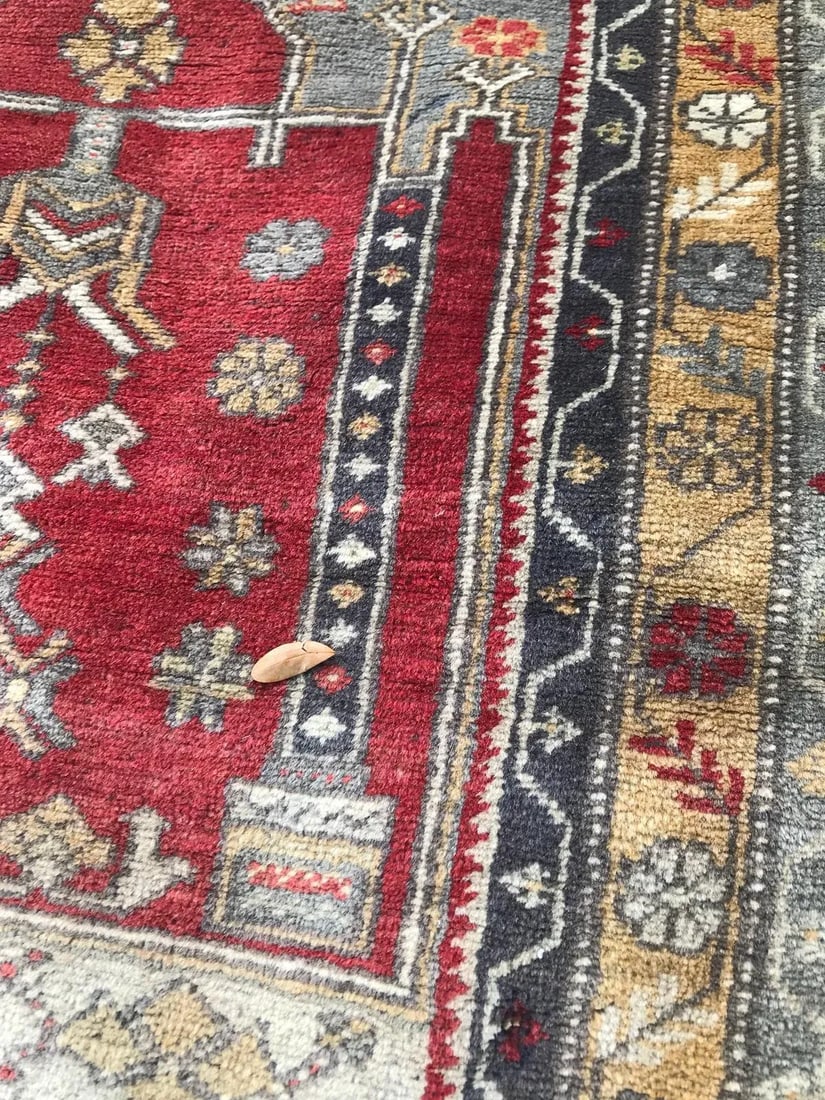 1970s Vintage Turkish Hand-Knotted Meditation Prayer Rug - 2"²8"³ × 3"²6"³ - 4