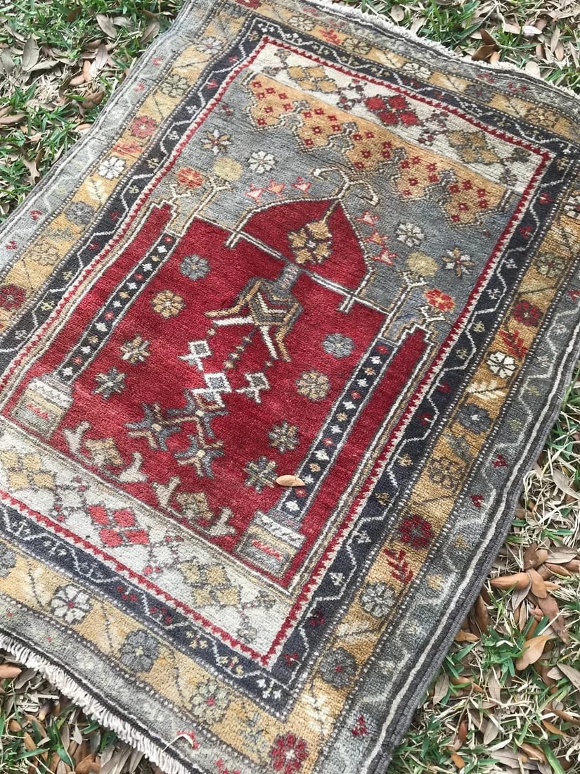 1970s Vintage Turkish Hand-Knotted Meditation Prayer Rug - 2"²8"³ × 3"²6"³ - 5