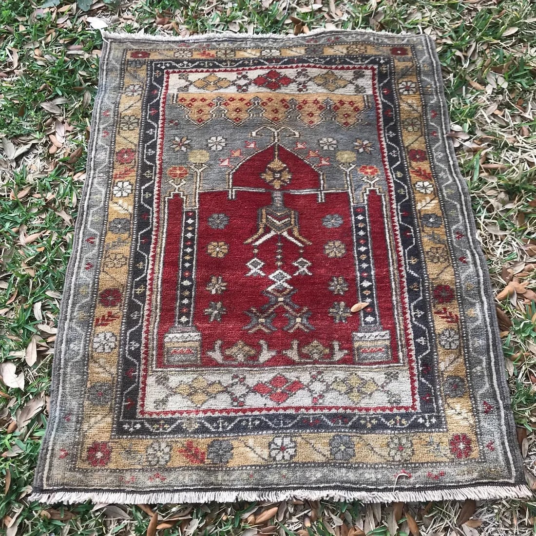 1970s Vintage Turkish Hand-Knotted Meditation Prayer Rug - 2"²8"³ × 3"²6"³ - 7