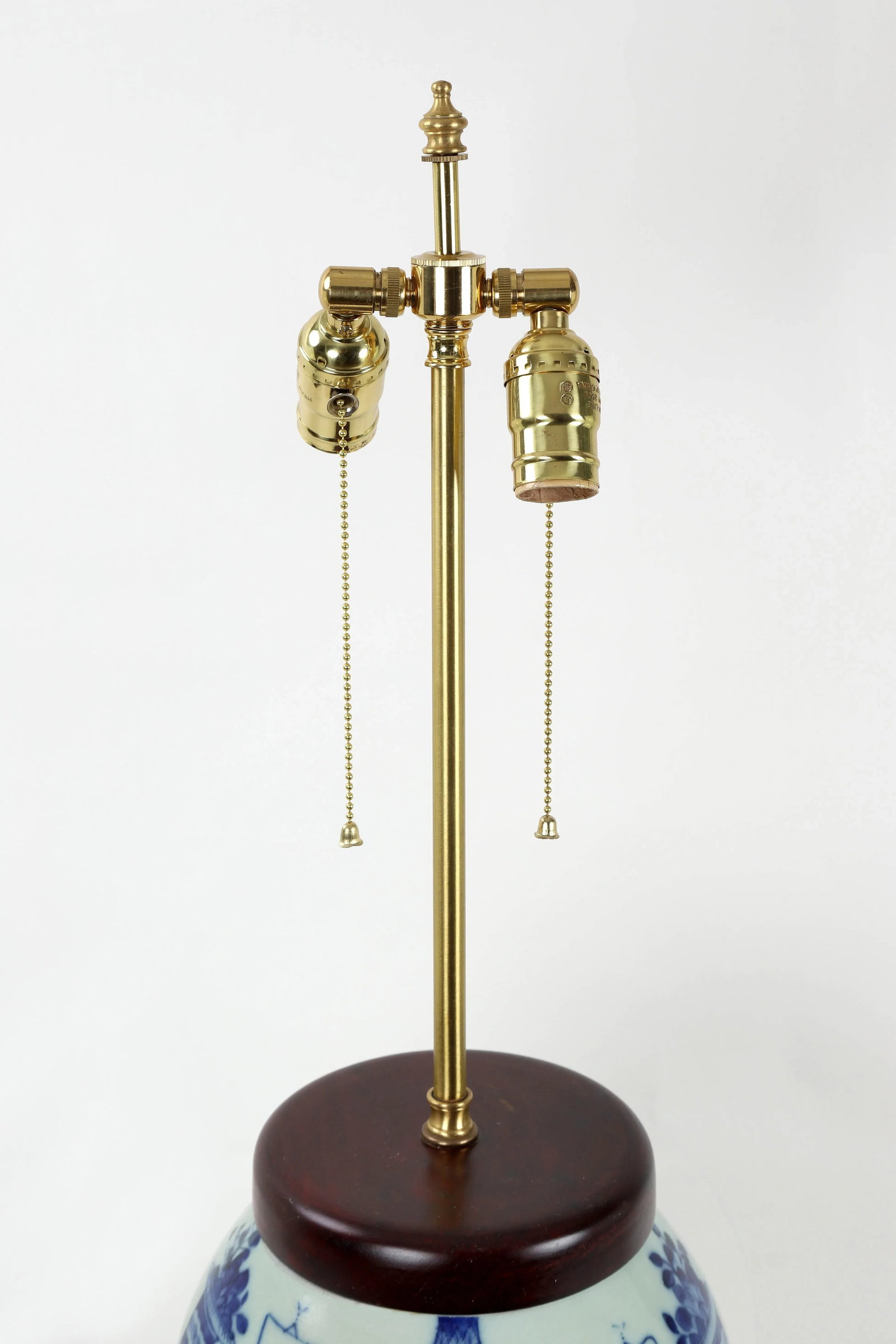 Vintage 19 Century Double Bulb Pull Switch Blue and White Celadon Porcelain Lamp Study Room Designti - 9