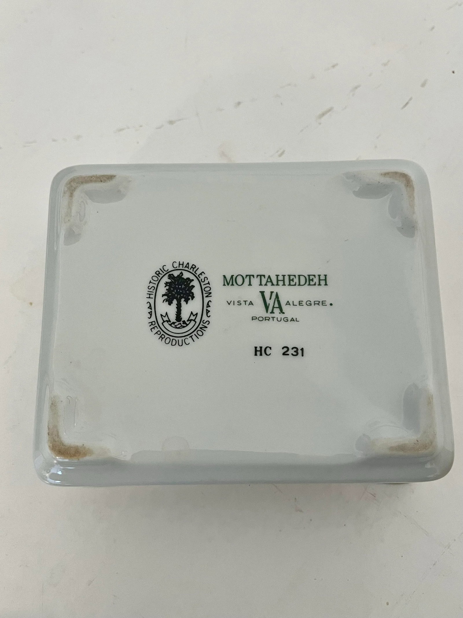 Vintage Mottahedeh Porcelain Alegre Lidded Cigarette Box & Ashtray - 2 Piece Set - 5