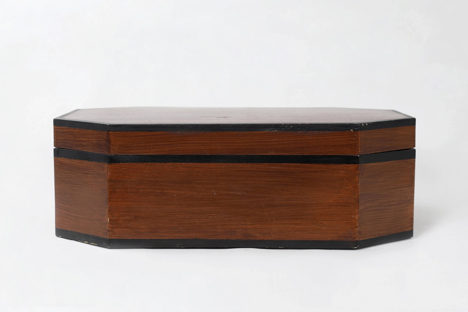 20th Century Traditional Oblong Octagonal Wooden Box With Lid - 11