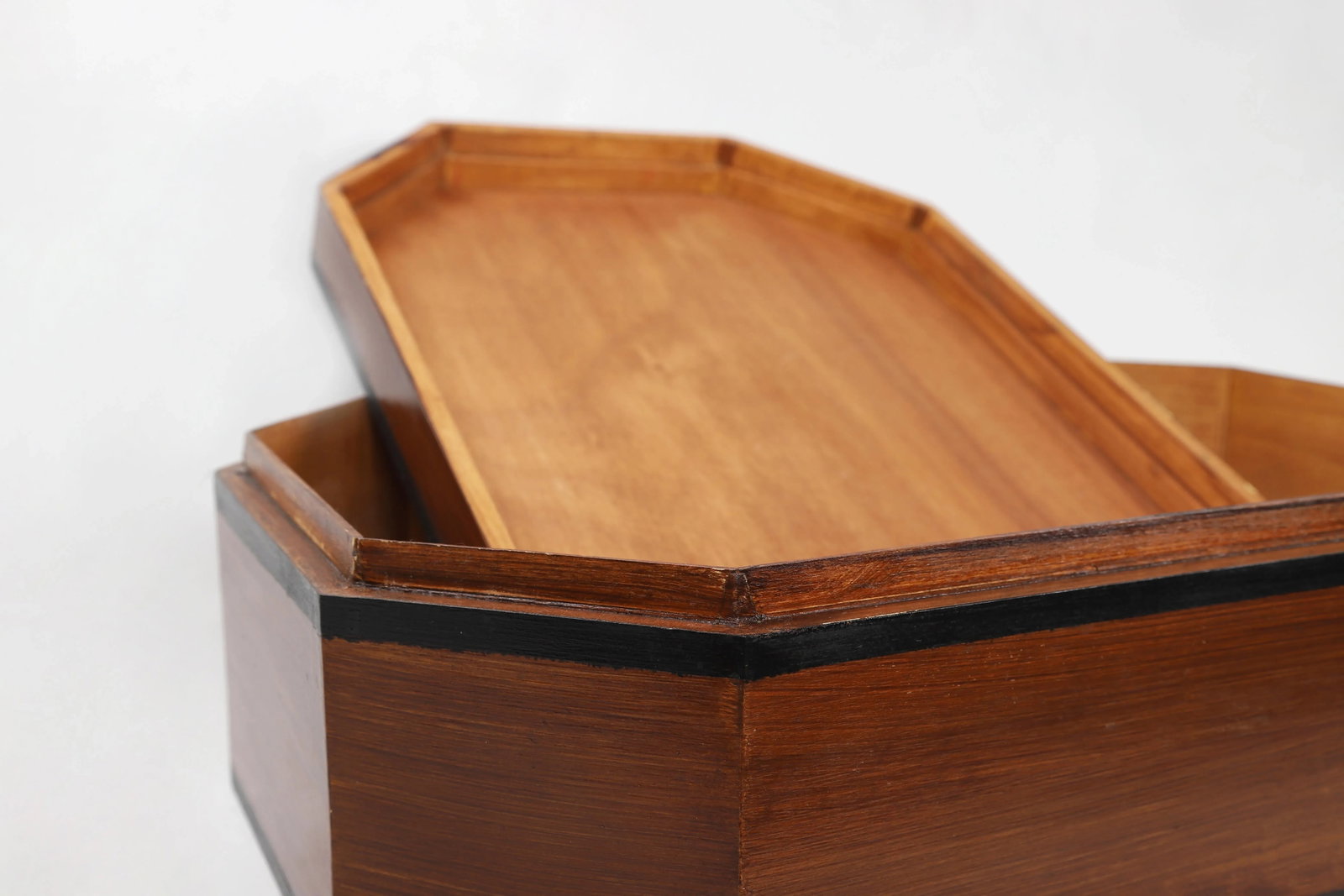 20th Century Traditional Oblong Octagonal Wooden Box With Lid - 8