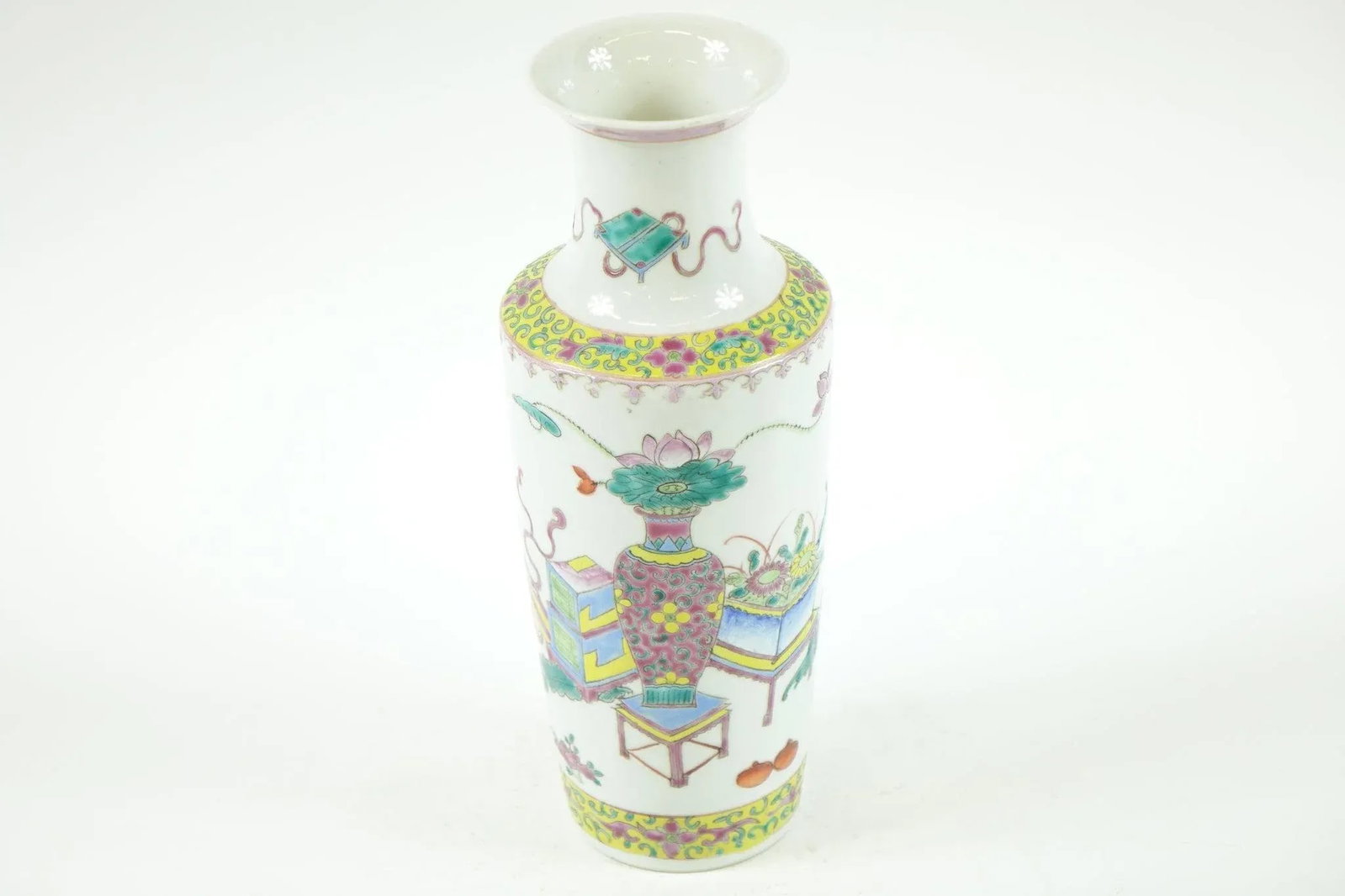 Early 20th Century Chinese Porcelain Vases - A Pair - 2