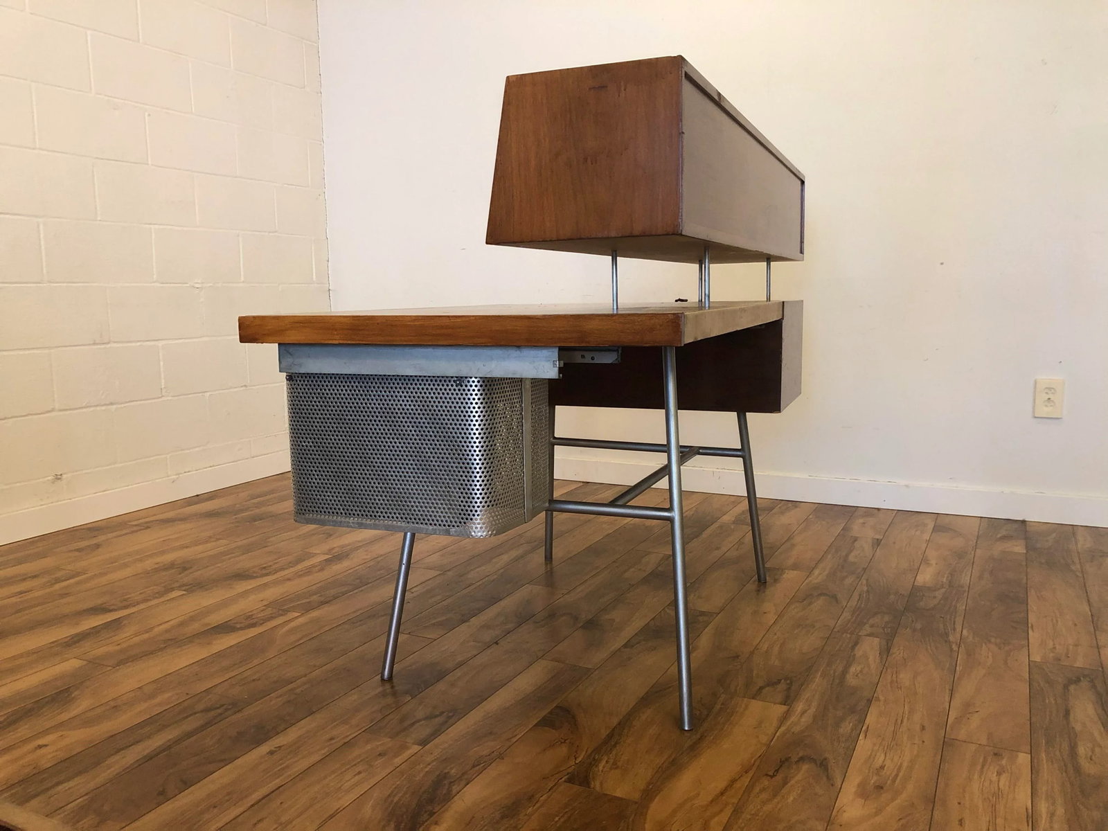 George Nelson for Herman Miller Walnut, Steel and Leather Mid Century Desk - 6