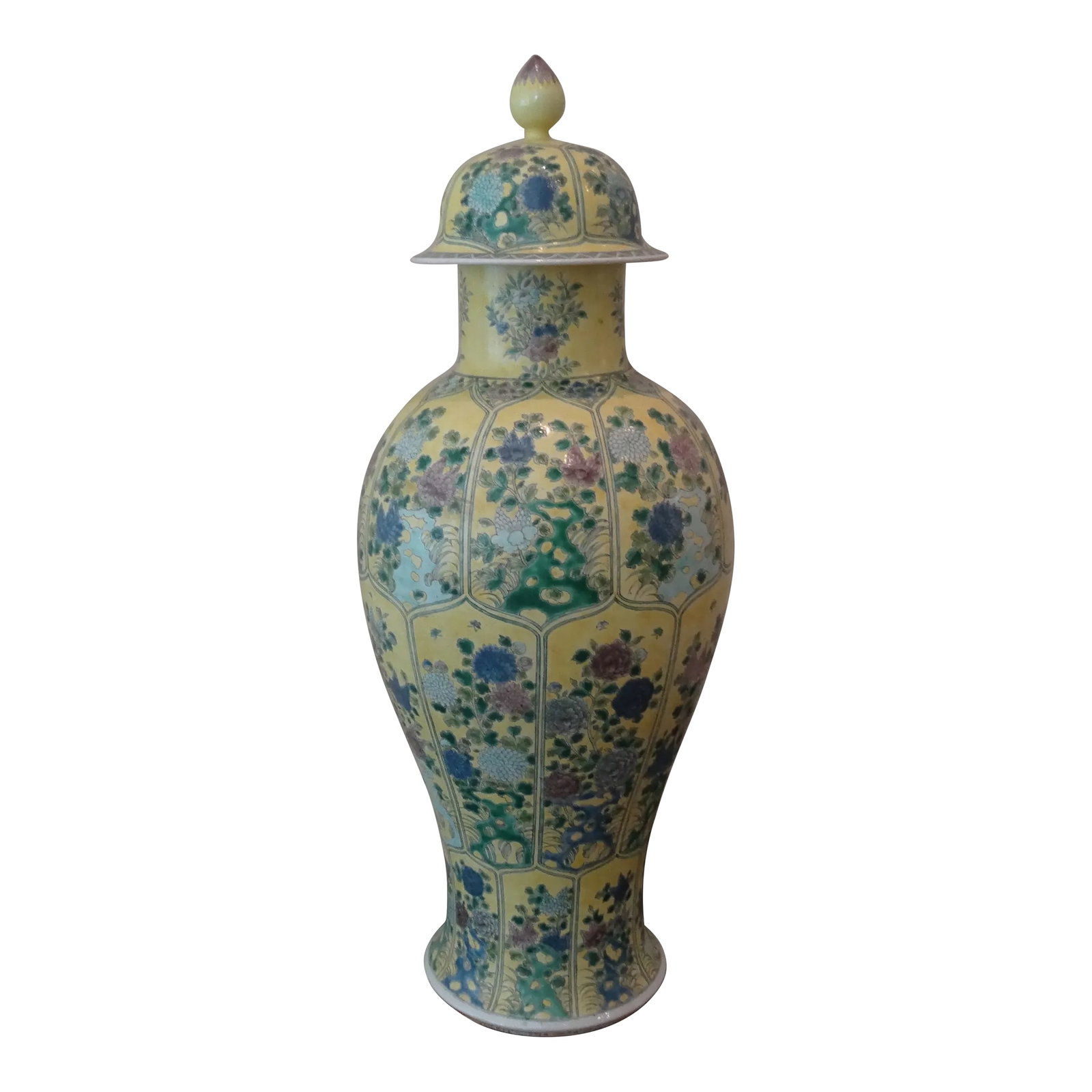 Early 20th Century Famille Jaune Chinese Porcelain Lidded Vase: Large Stunning Famille Jaune Lidded Temple Jar with Blue Circle ring to bottom Condition: Alterations: Original Condition Unaltered Imperfections: Some Imperfections Condition Notes: Good vintage