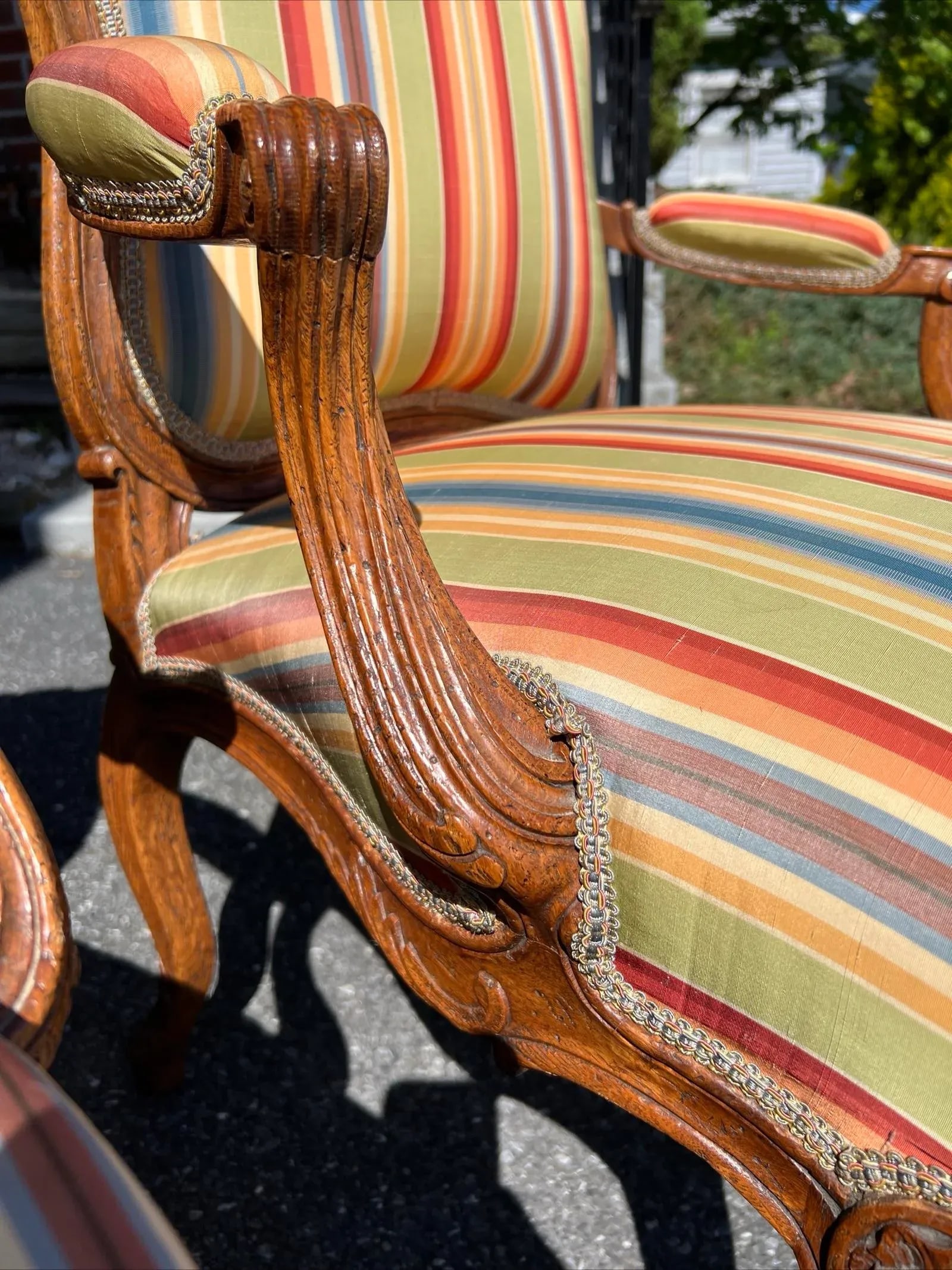 Pair of Carved Oak French Louis XV Styled Fauteuils by Don Ruseau, 1960s - 3