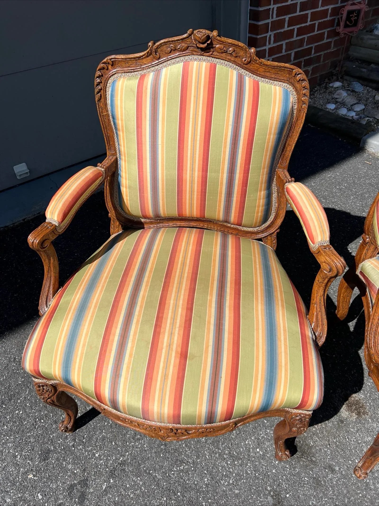 Pair of Carved Oak French Louis XV Styled Fauteuils by Don Ruseau, 1960s - 8