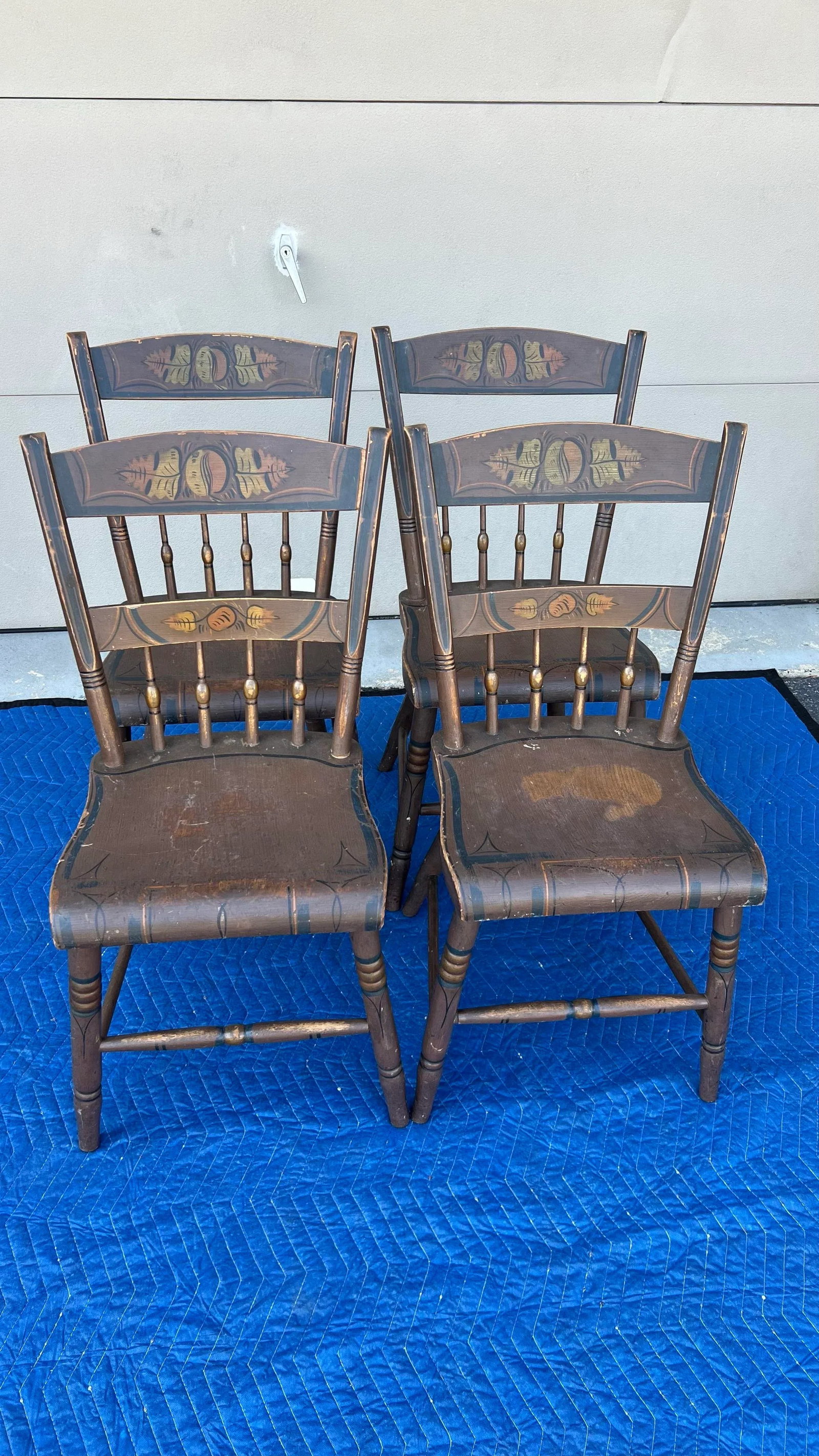 Set of 4 Paint Decorated Plank Seat Chairs, Pennsylvania, Circa 1850's - 12