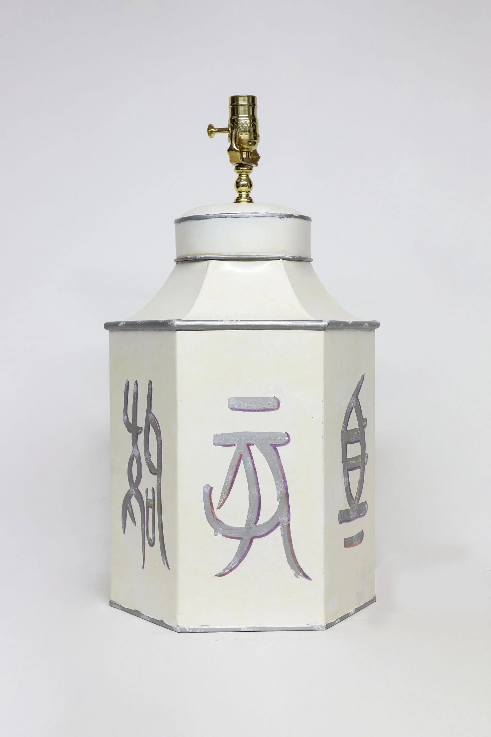 Late 20th Century Hand-Painted Hexagonal Iron Tea Canister Table Lamp With Silver Calligraphic Desig - 4
