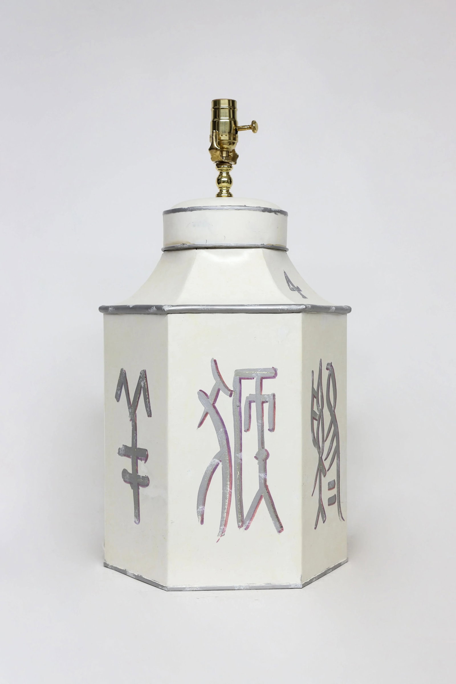 Late 20th Century Hand-Painted Hexagonal Iron Tea Canister Table Lamp With Silver Calligraphic Desig - 7