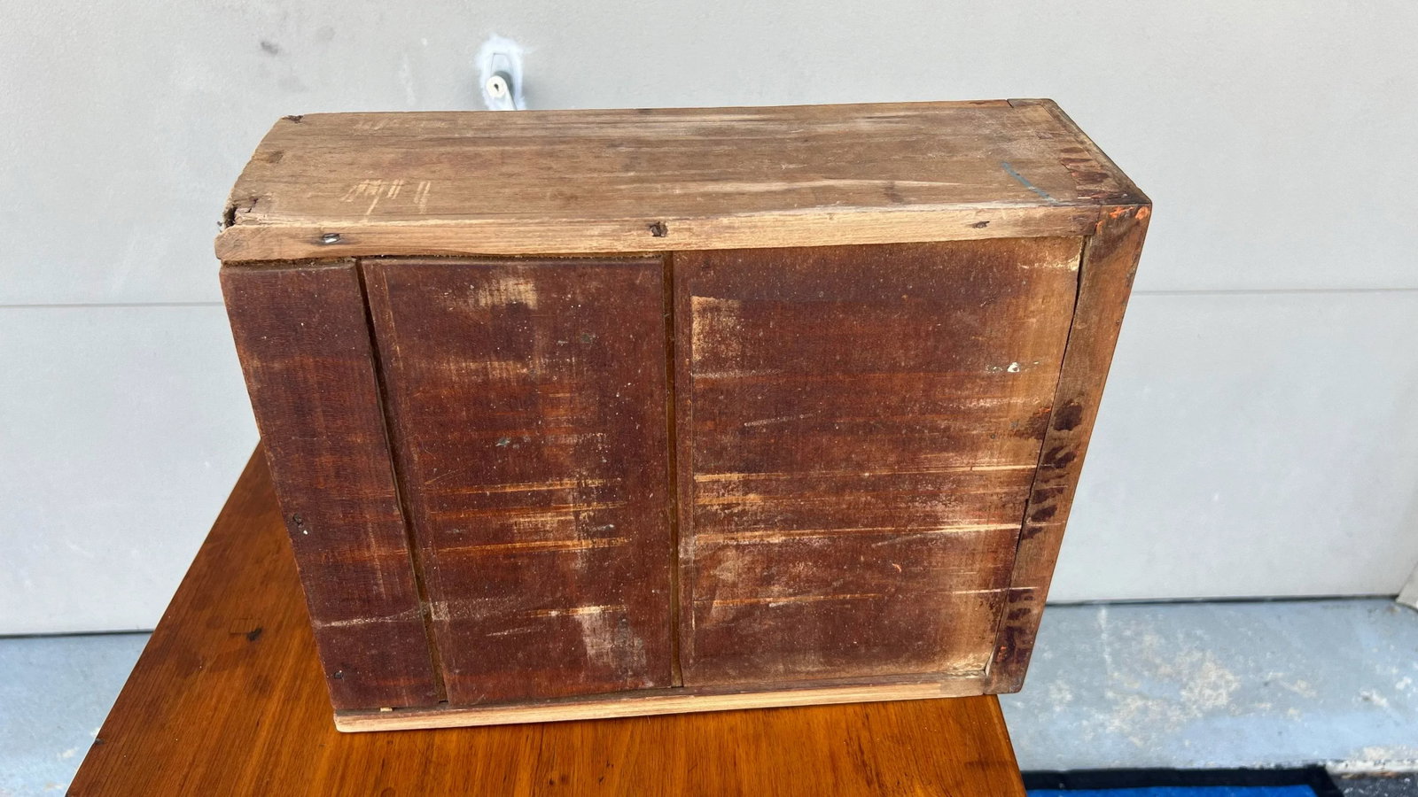 A Antique Sheraton Walnut One Drawer Stand, Pennsylvania, Circa 1820's - 11
