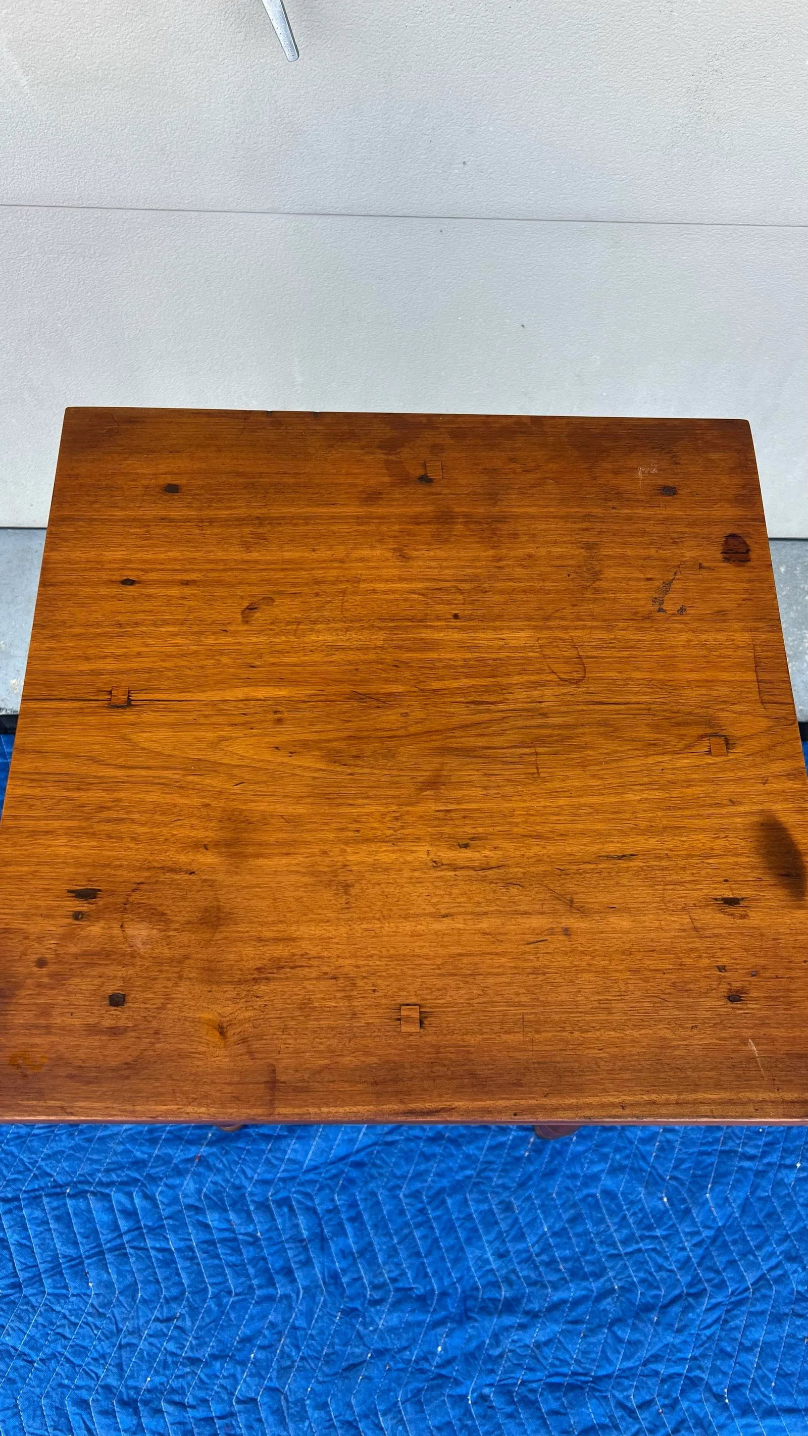 A Antique Sheraton Walnut One Drawer Stand, Pennsylvania, Circa 1820's - 4
