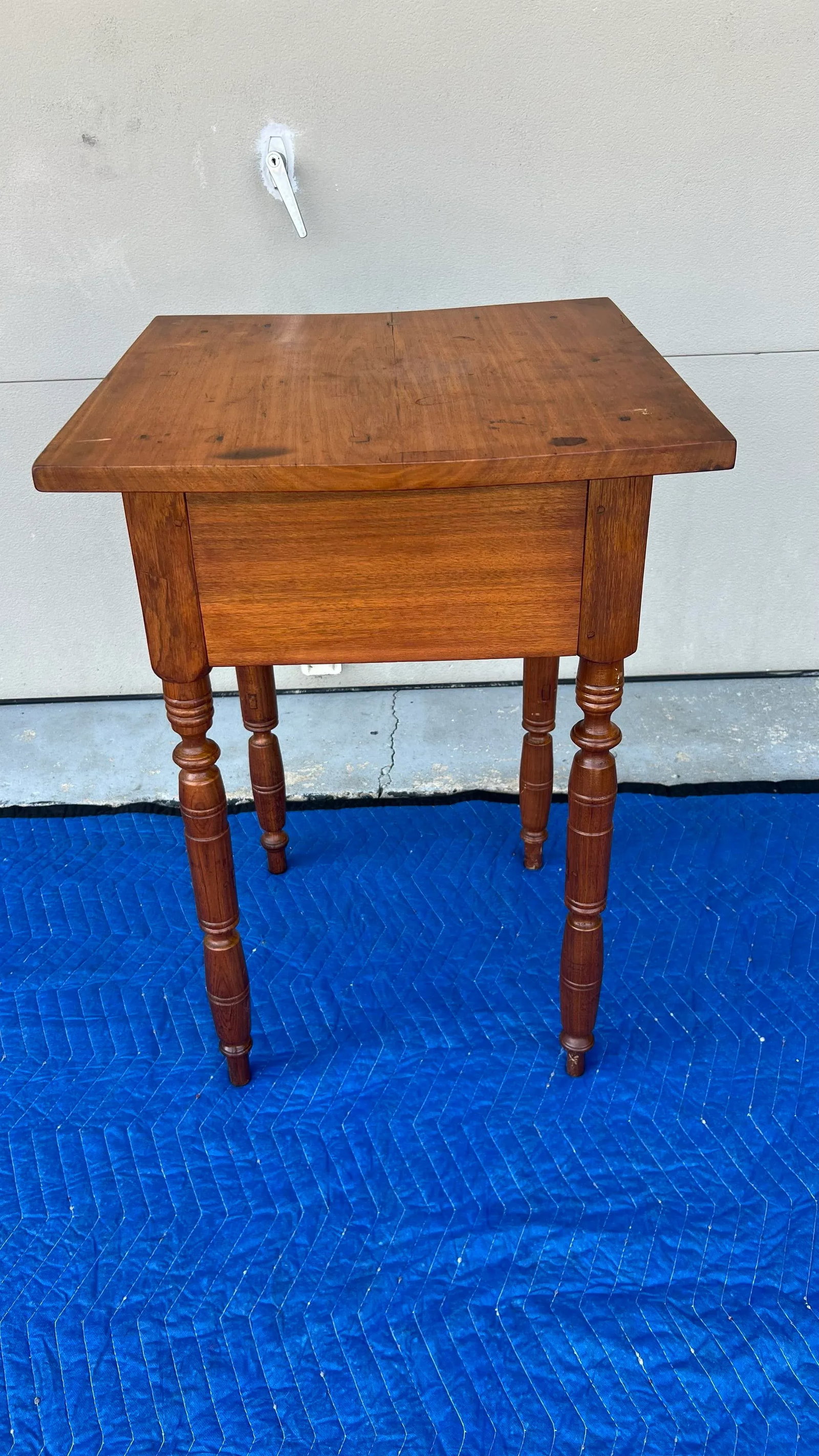 A Antique Sheraton Walnut One Drawer Stand, Pennsylvania, Circa 1820's - 8