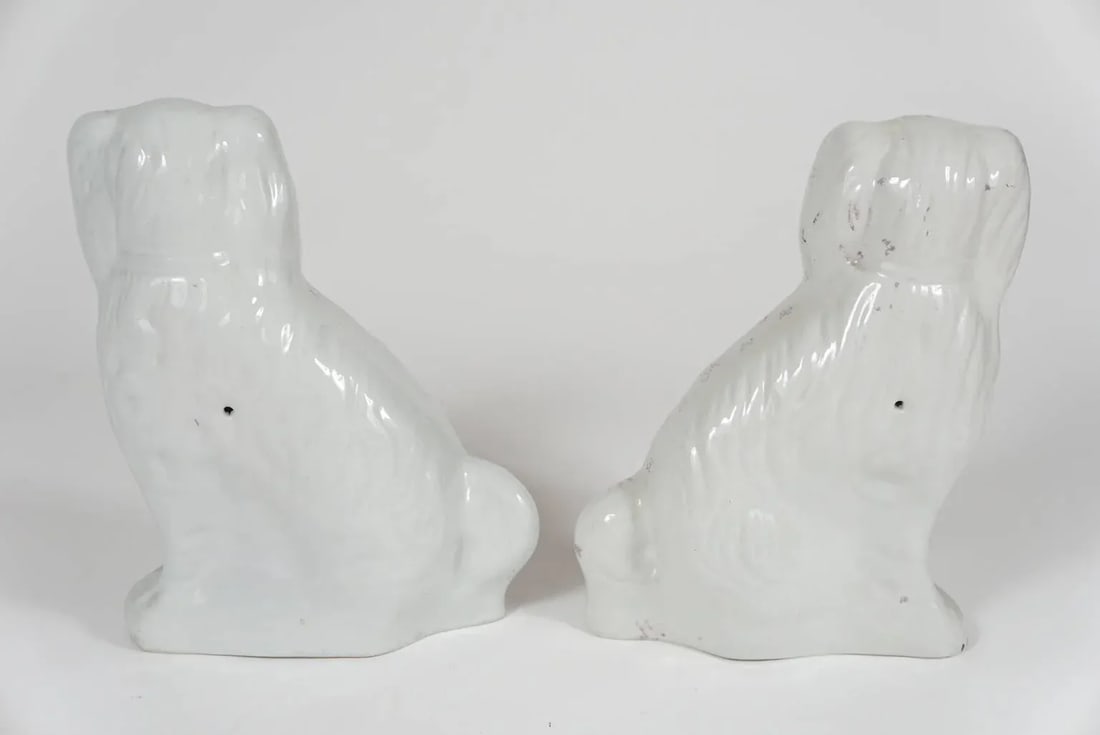 Similar Staffordshire Style Porcelain Spaniels - a Pair - 9