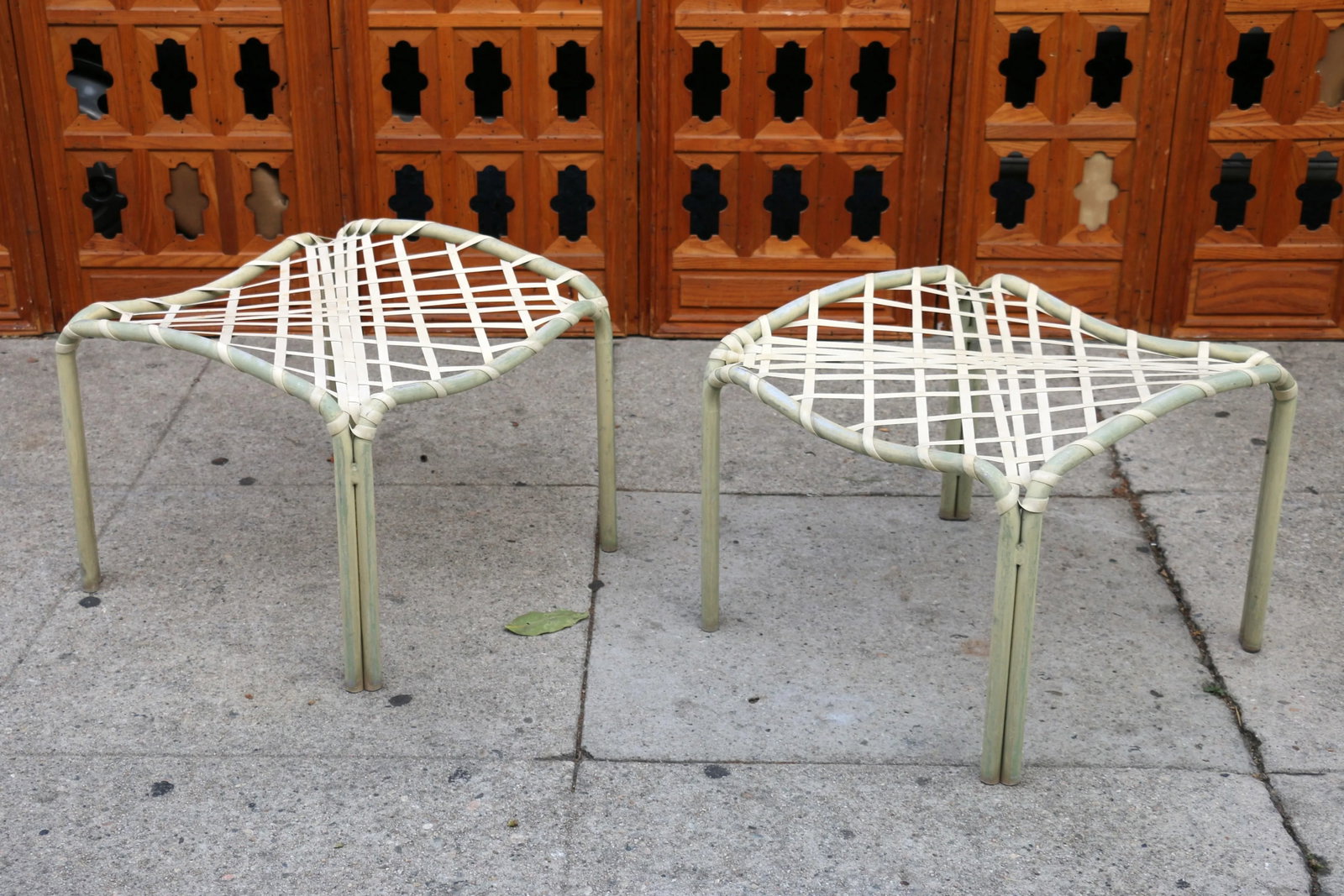 Vintage Set of Four Tamiami Patio Lounge Chairs With Two Ottomans by Brown Jordan - 10