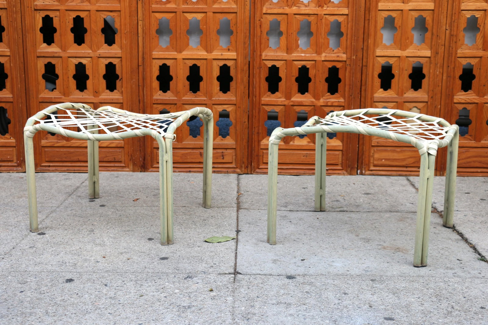 Vintage Set of Four Tamiami Patio Lounge Chairs With Two Ottomans by Brown Jordan - 9
