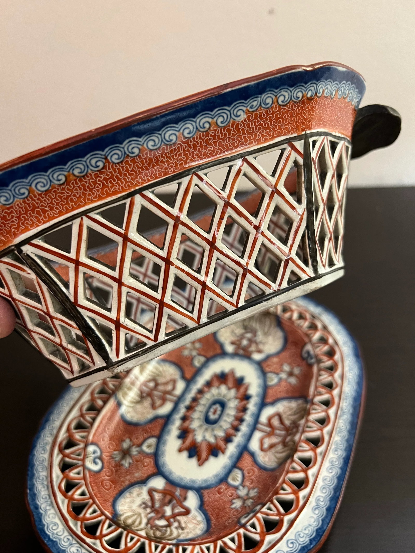 Spode "Dollar" Pattern Variant Pearlware Chestnut Basket and Tray, Circa 1815-1825 - 4