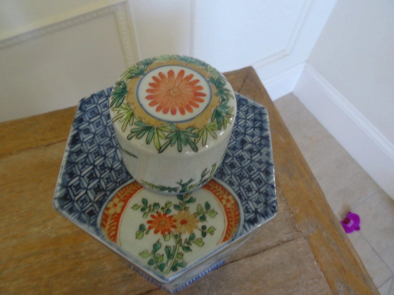 Mid 20th Century Chinese Hexagonal Covered Jar - 7