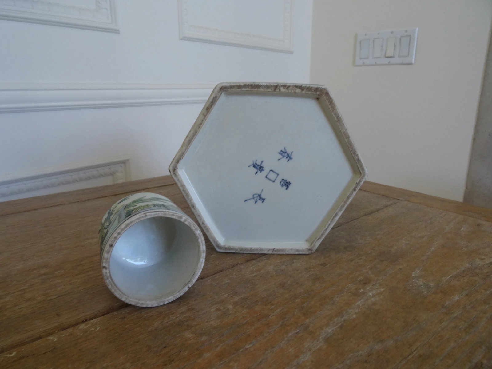 Mid 20th Century Chinese Hexagonal Covered Jar - 8