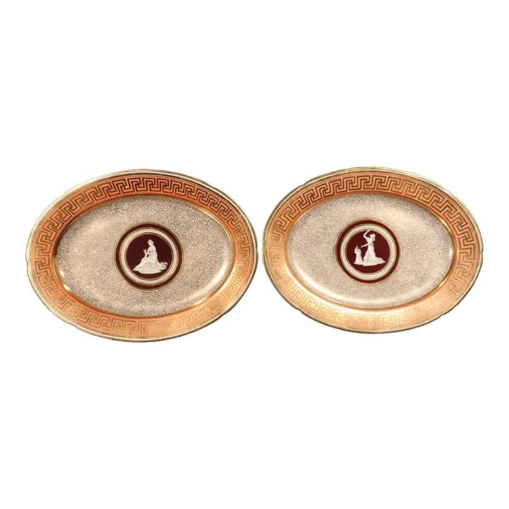Regency Period Coalport Porcelain Neo-Classical Dishes: Coalport Porcelain Neo-classical Dishes, Regency Period, Circa 1800-10. The dishes have a wide salmon ground border with a broad double Greek-key design and gilt band borders. The central well with a
