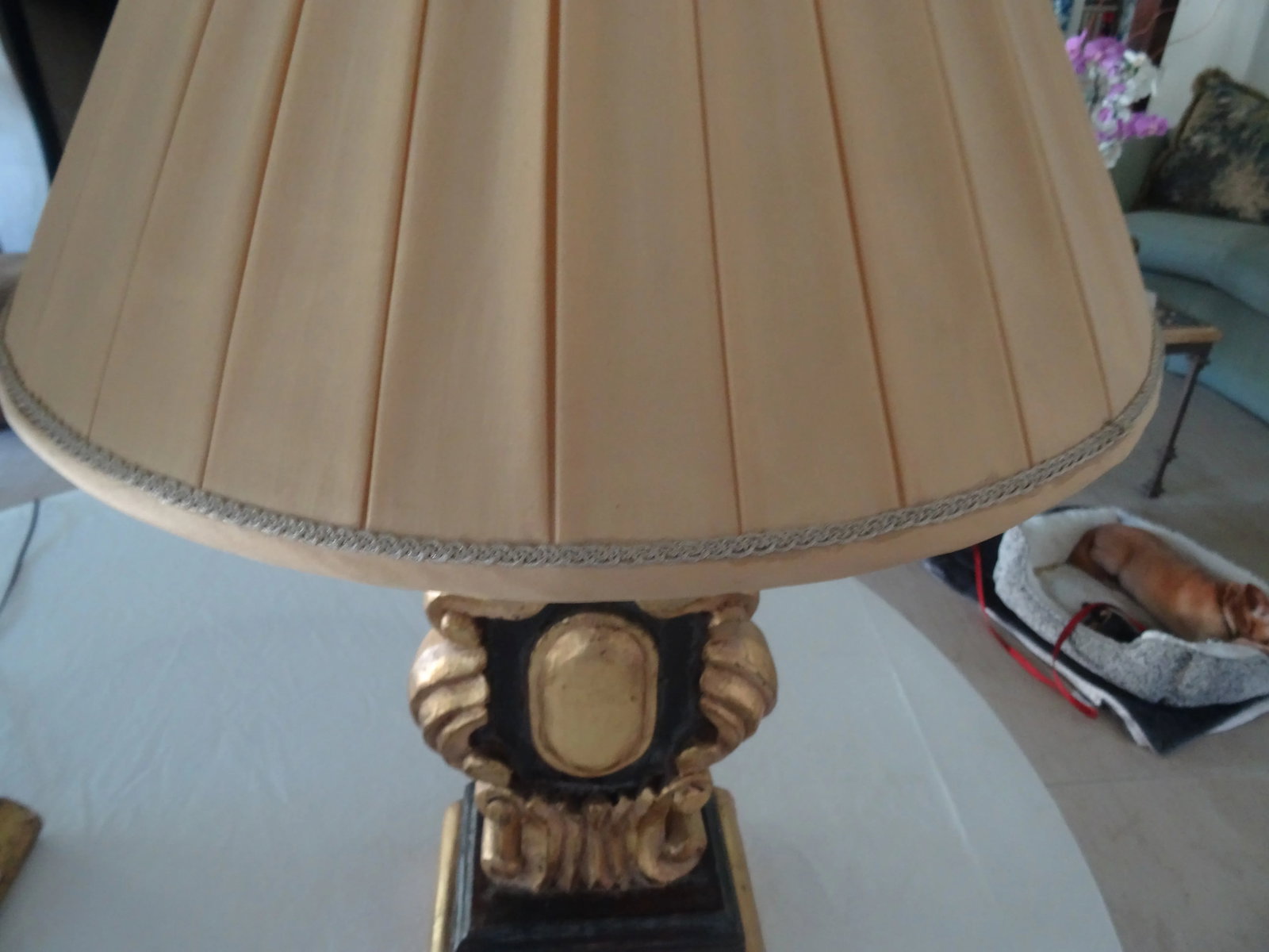 Vintage Italian Carved Wood and Parcel Gilt Lamps - a Pair - 5