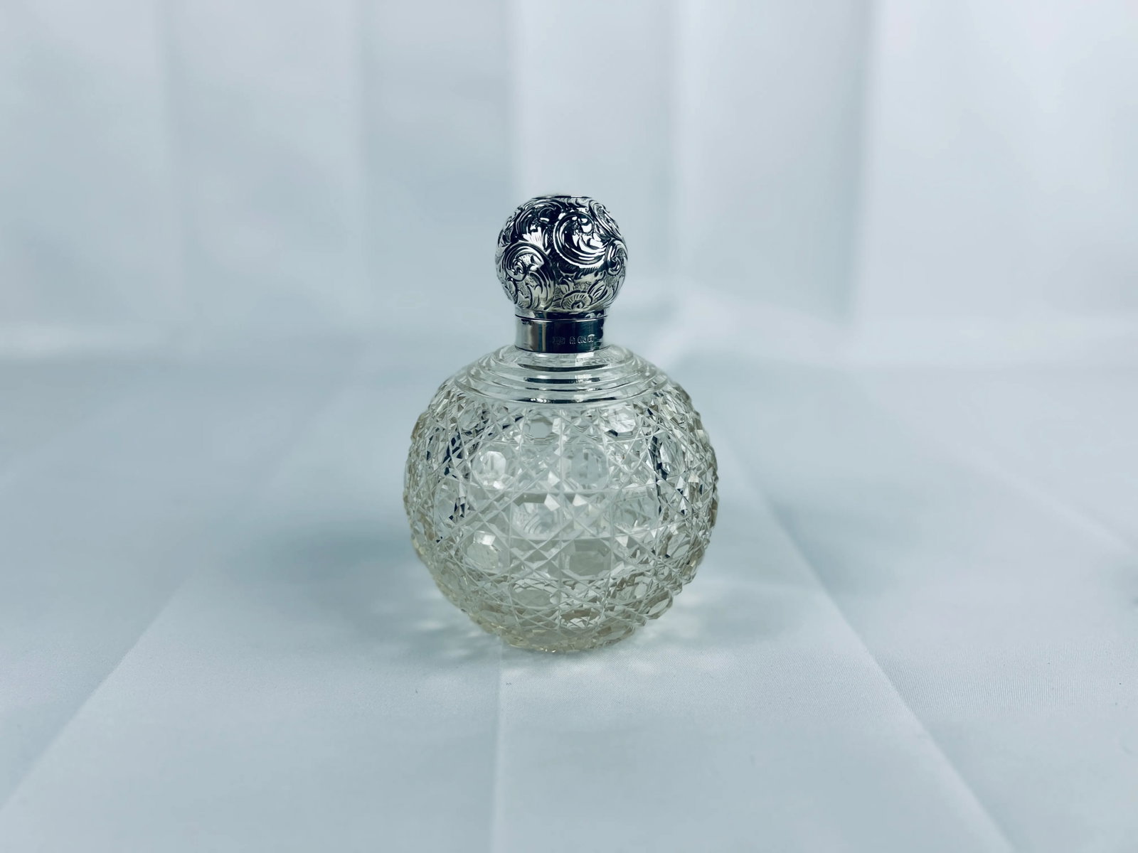 Robert Pringle & Sons Birmingham Sterling Silver & Cut Glass Perfume Bottle C. 1904 - 2