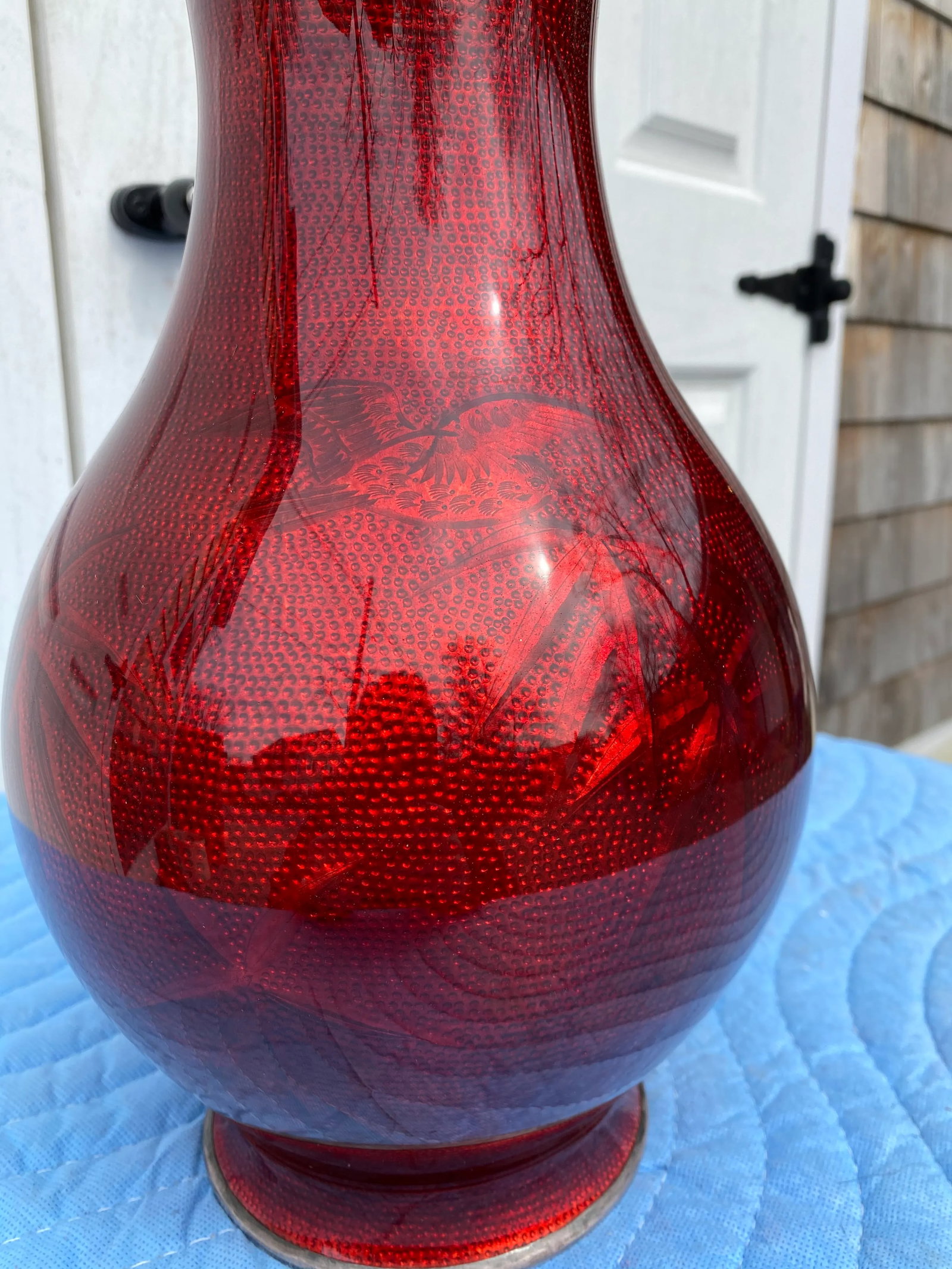 Early 20th Century Red Japanese Cloisonné Vase (Signed) - 2