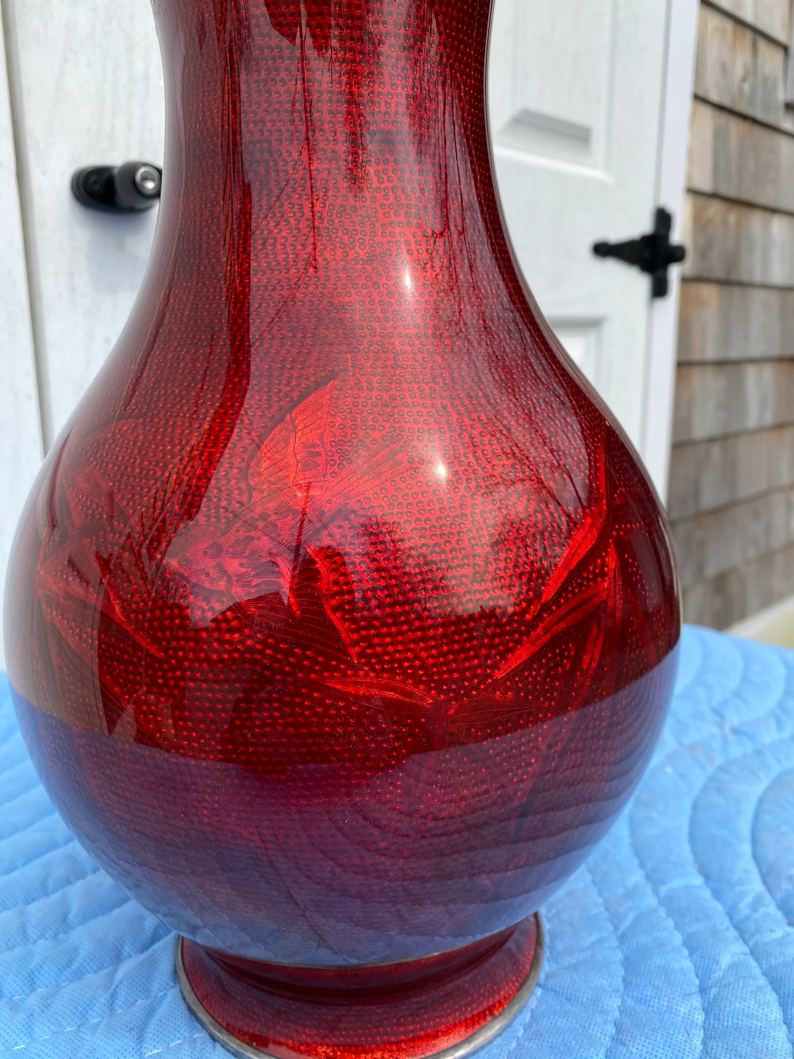 Early 20th Century Red Japanese Cloisonné Vase (Signed) - 3