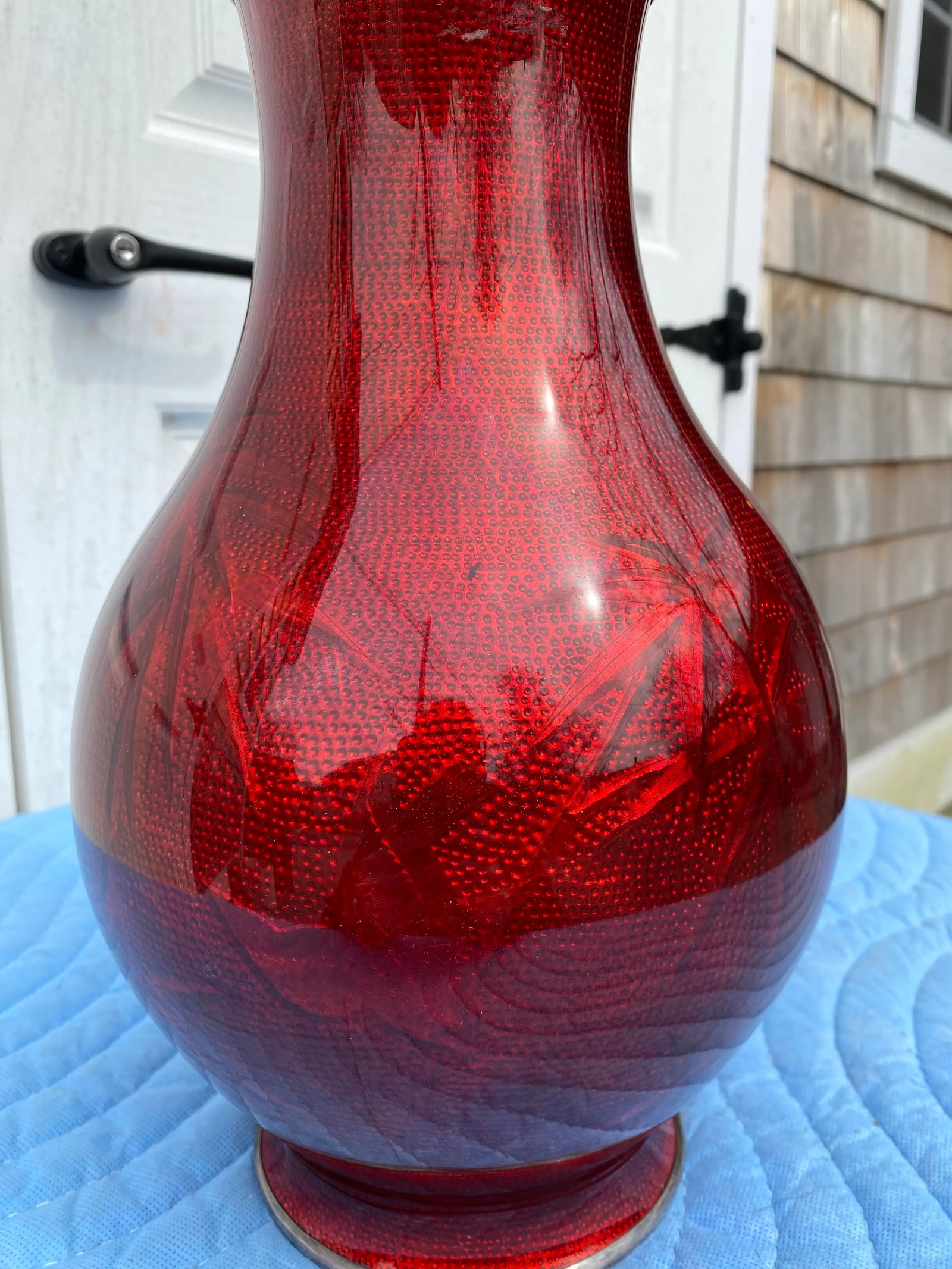 Early 20th Century Red Japanese Cloisonné Vase (Signed) - 4