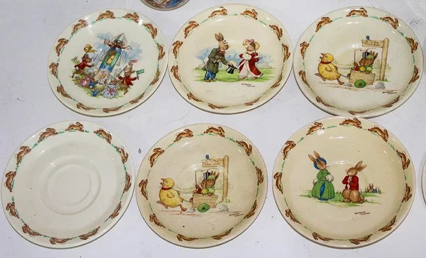 Royal Doulton Bunnykins Collection - 30 Cups & Saucers - 7