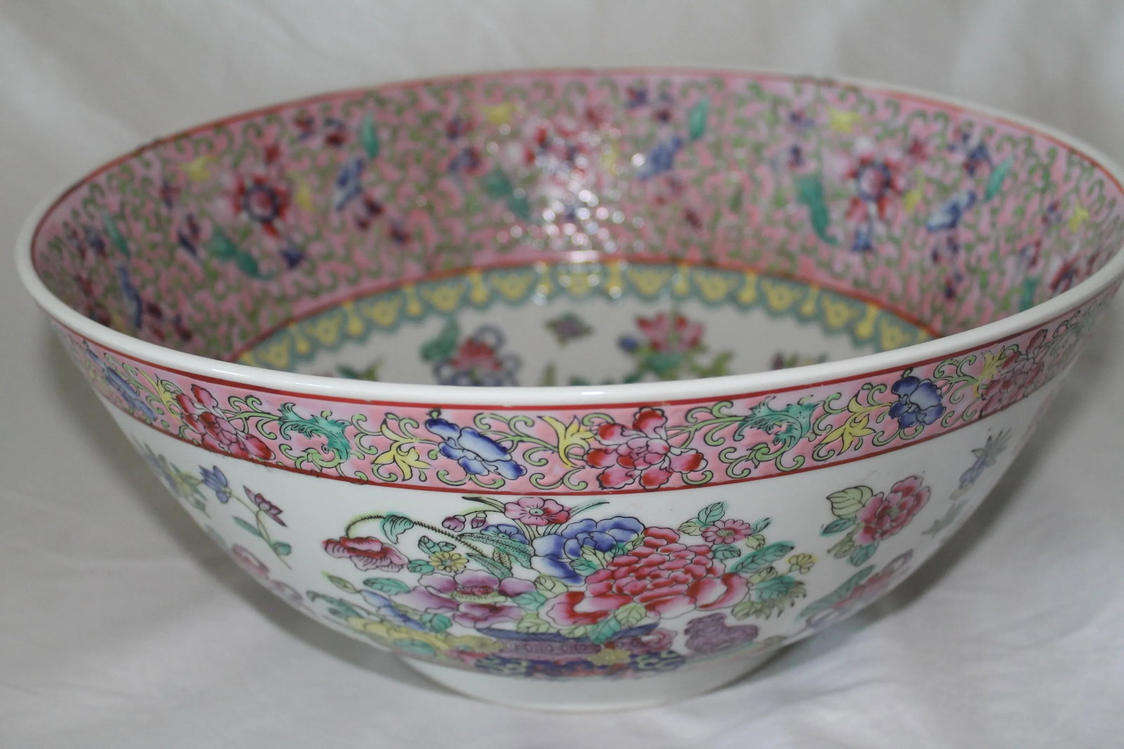 Vintage Chinese Famille Rose Porcelain Bowl, White & Pink Base With Floral Accents and Bottom Markin - 7