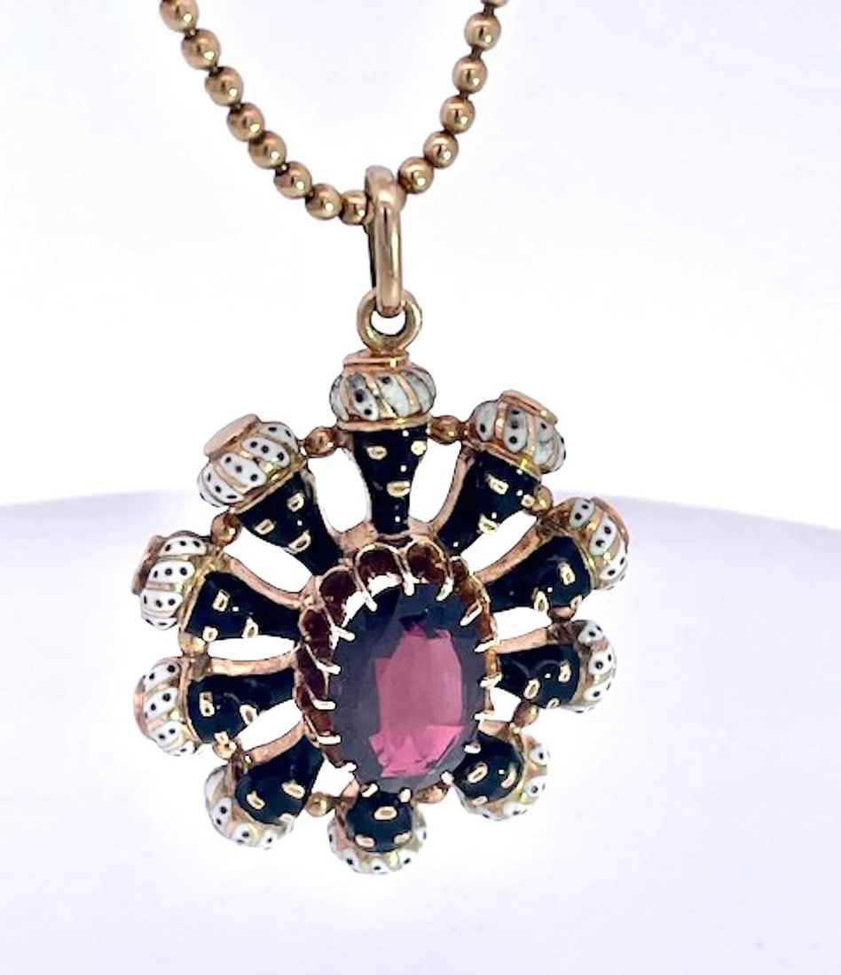 1920s Moretto Pendant Necklace Set With Matching Earrings- Set of 3 - 11