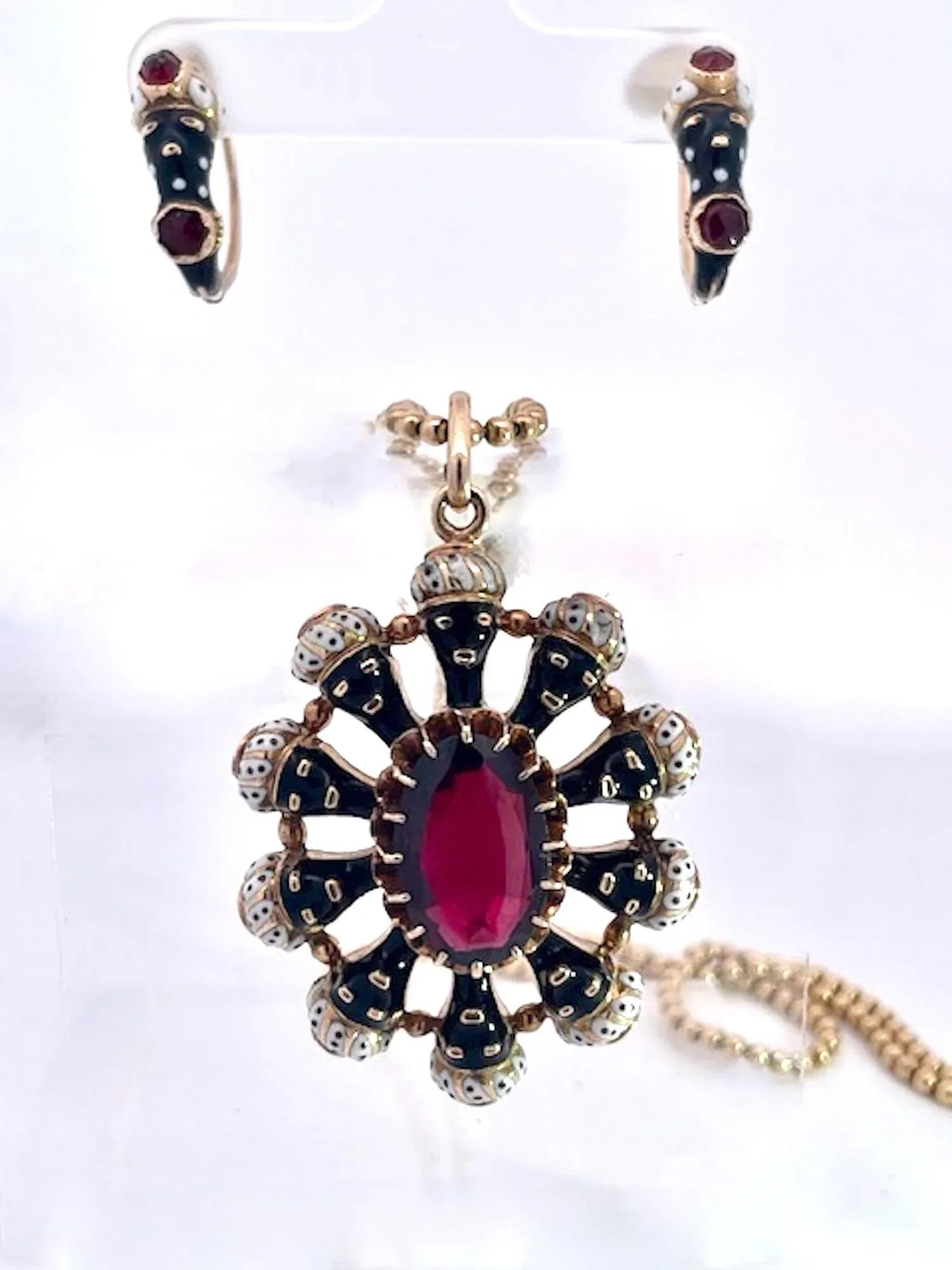 1920s Moretto Pendant Necklace Set With Matching Earrings- Set of 3 - 9