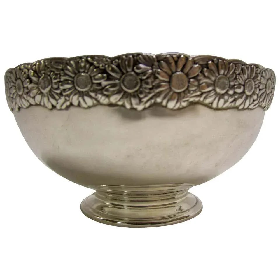 19th Century Signed Tiffany Vine Pattern Sterling Silver Bowl - 12
