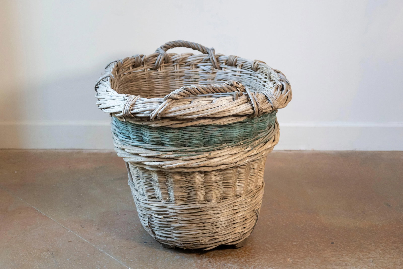 Early 20th Century French Wicker Grape Harvesting Basket - 6