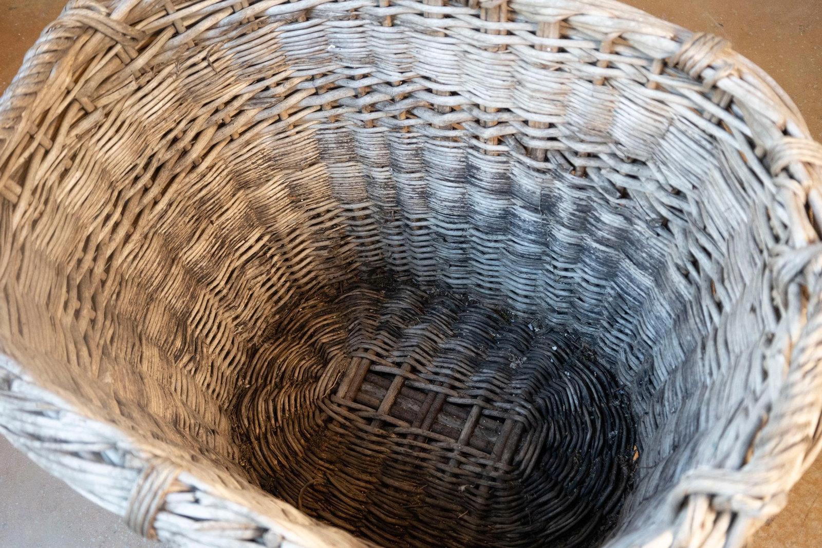 Early 20th Century French Wicker Grape Harvesting Basket - 9