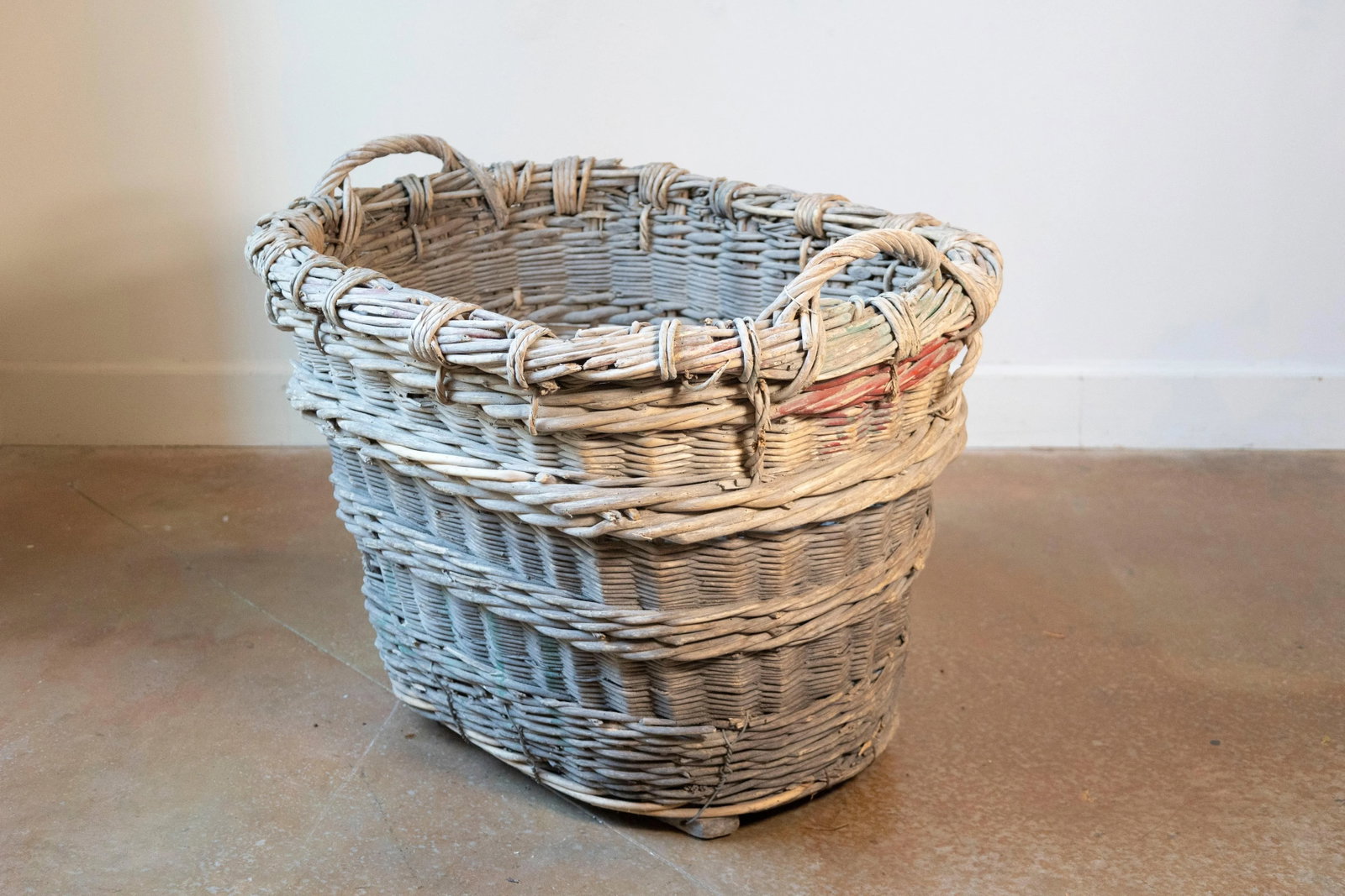 Early 20th Century French Wicker Grape Harvesting Basket - 3